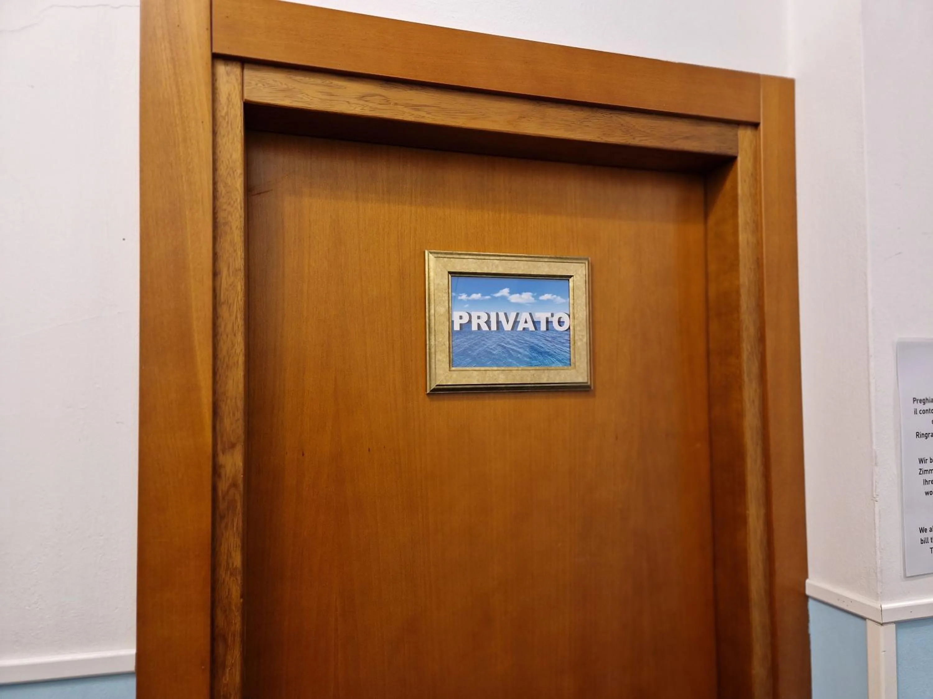 Shower in Hotel Danubio