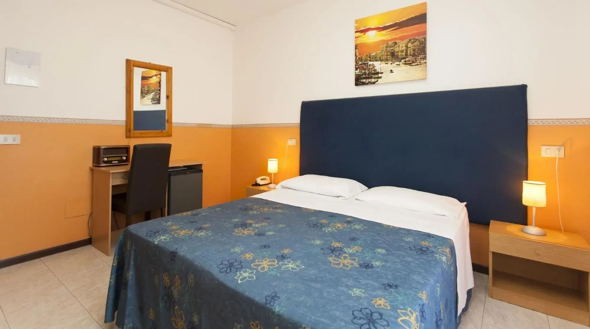 Double Room in Hotel Danubio Double Room in Hotel Danubio