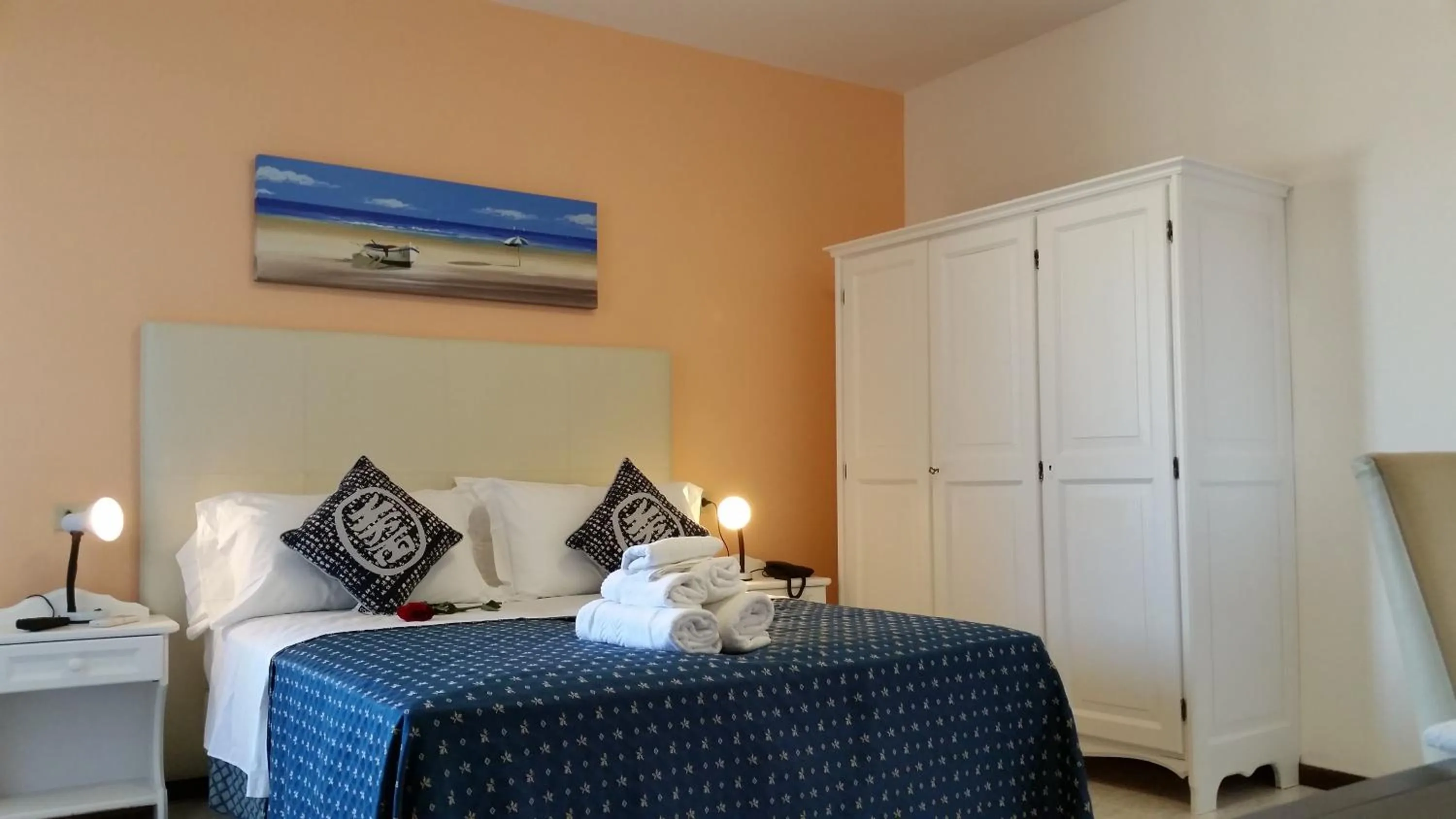 Winter, Bed in Hotel Danubio