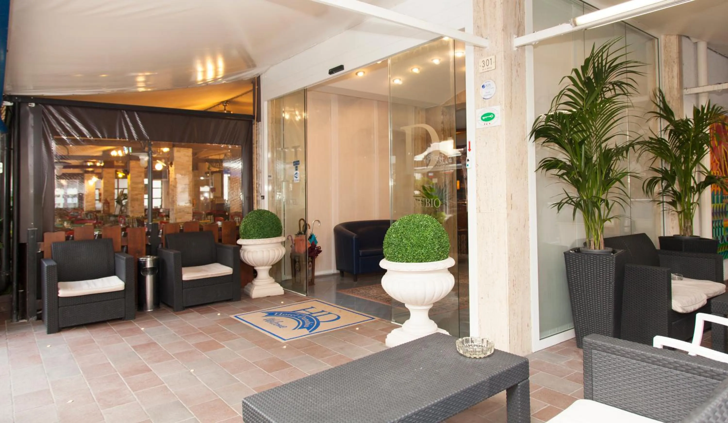 Facade/entrance in Hotel Danubio