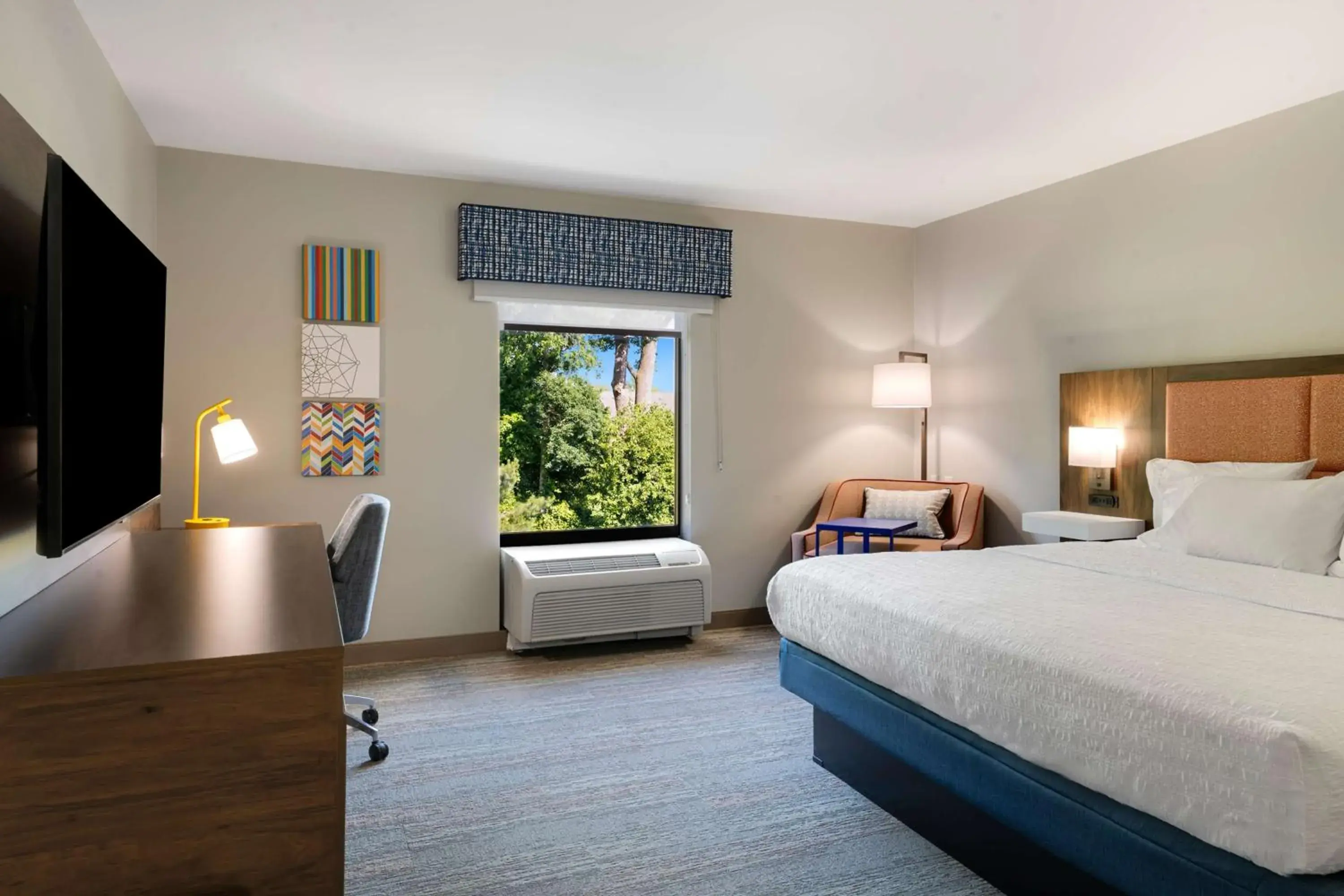 King Room with King Bed - Non-Smoking in Hampton Inn Milford King Room with King Bed - Non-Smoking in Hampton Inn Milford