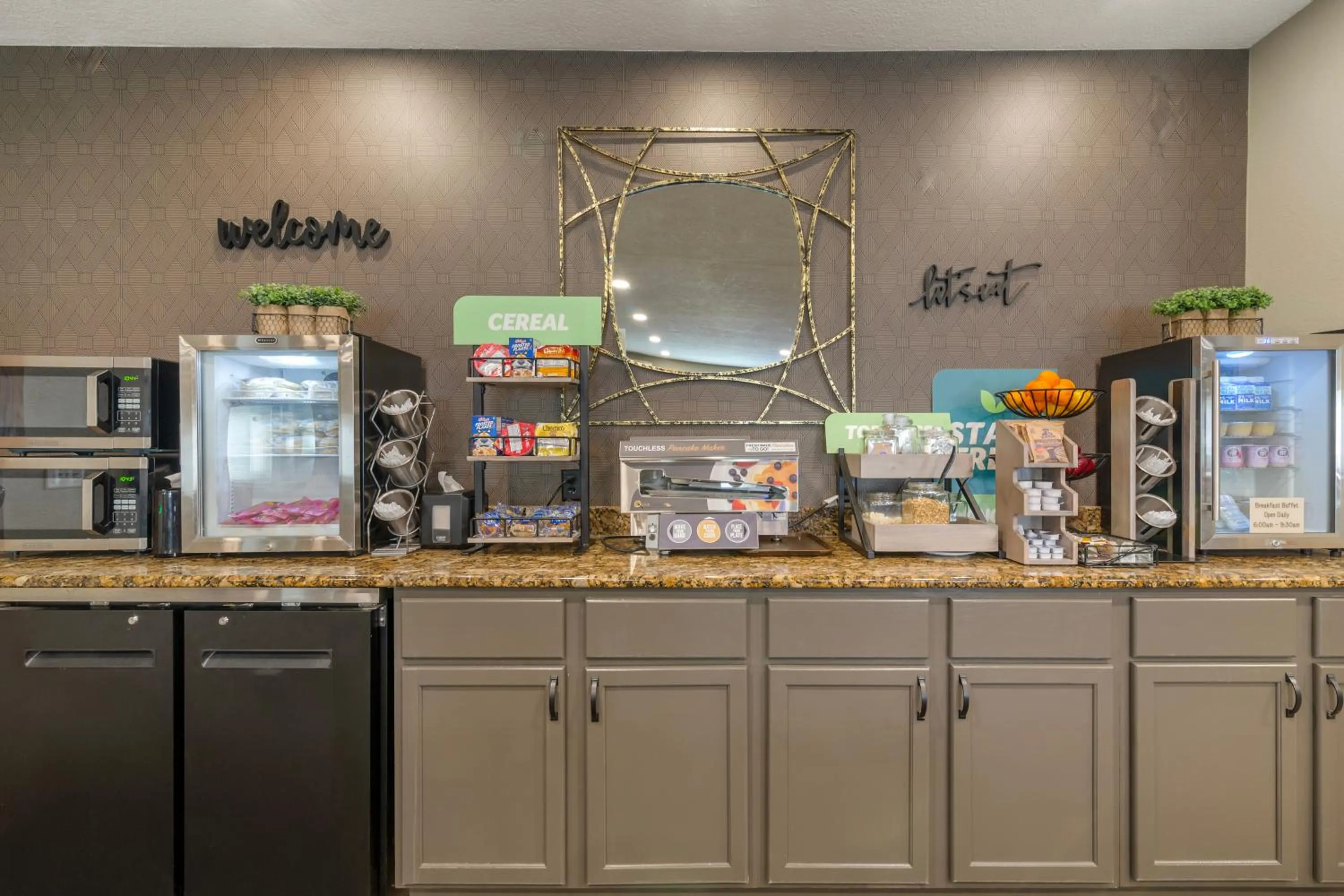 Breakfast in EverSpring Suites