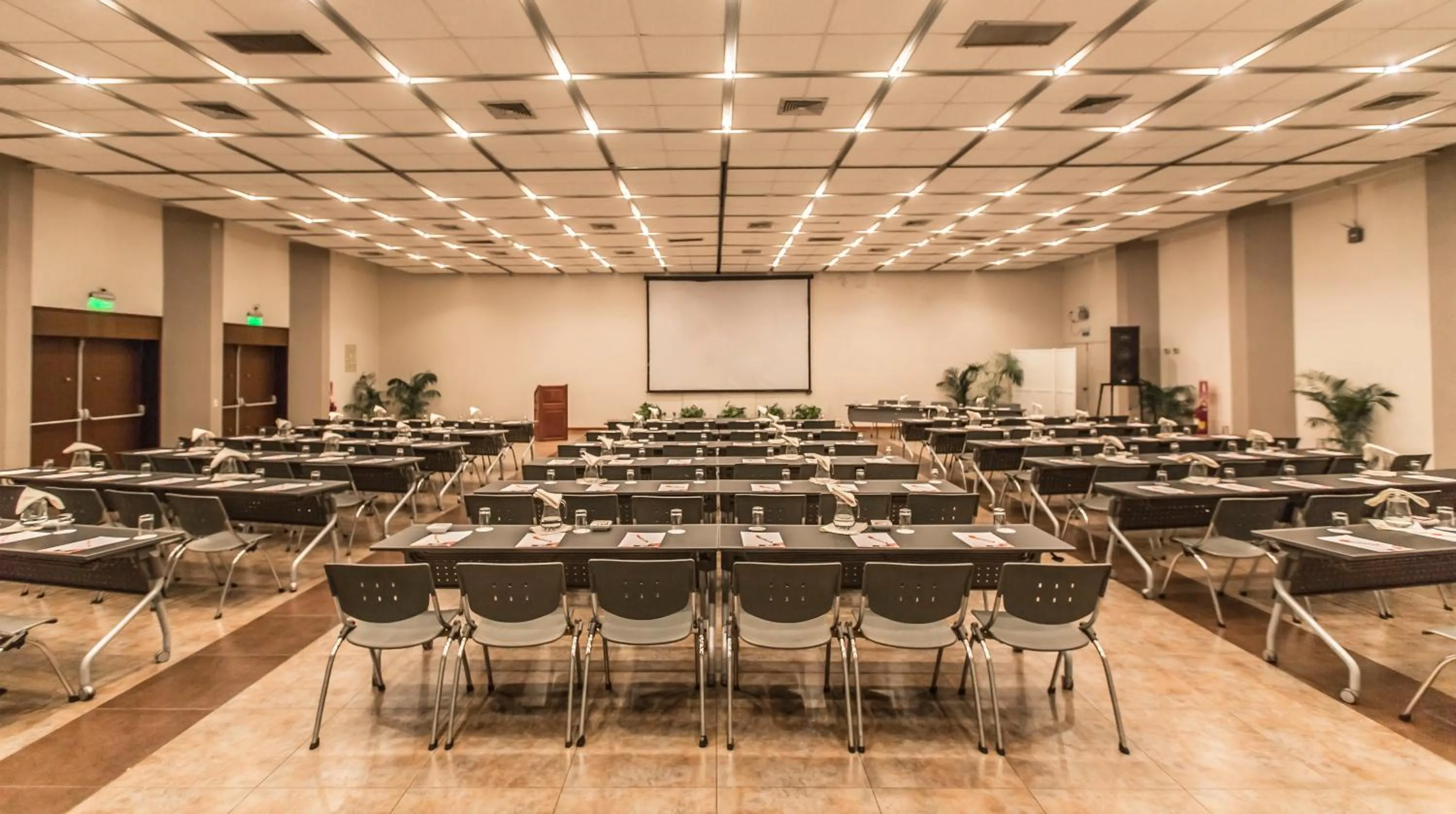 Lounge or bar in Hotel Las Dunas