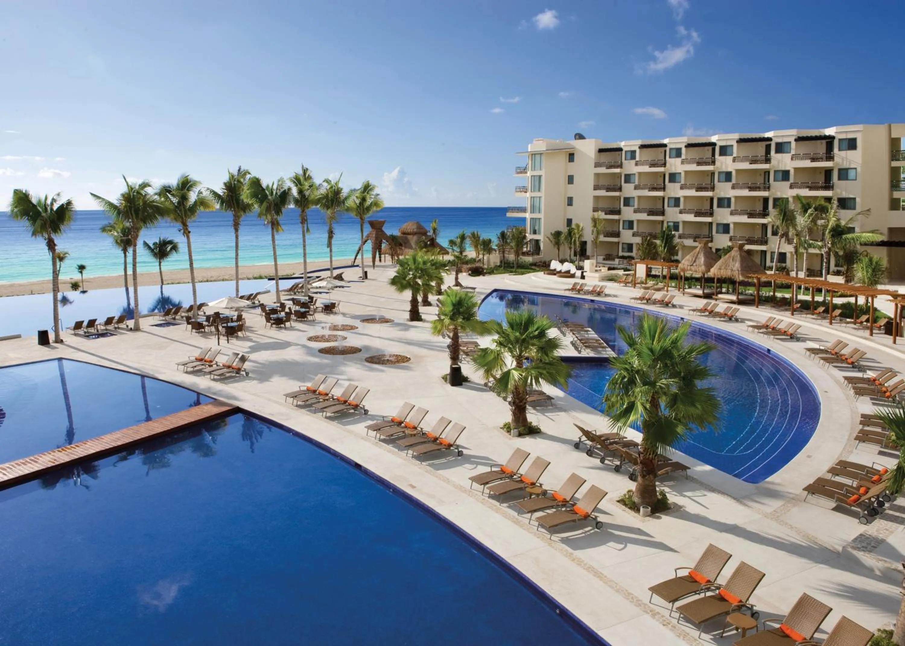 Swimming pool in Dreams Riviera Cancun Resort & Spa - All Inclusive