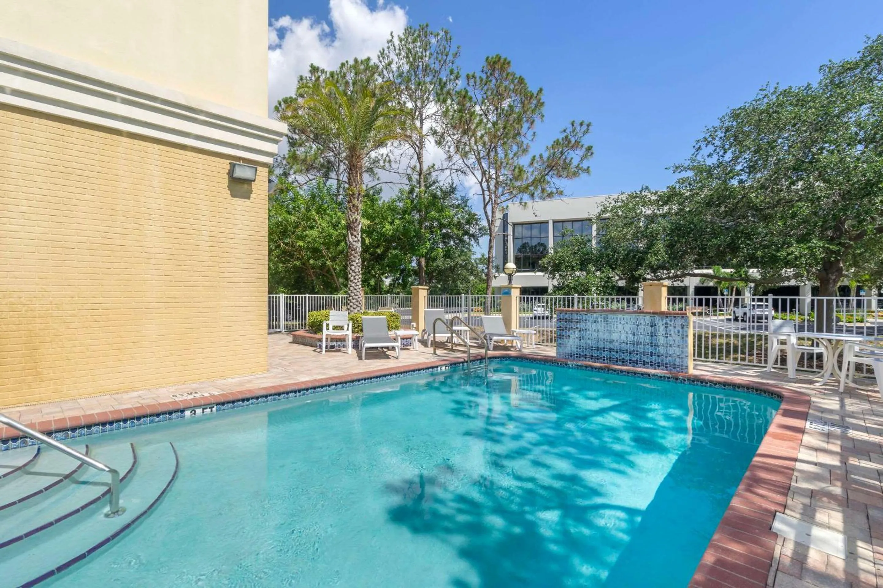 Swimming pool in Comfort Inn & Suites Northeast - Gateway