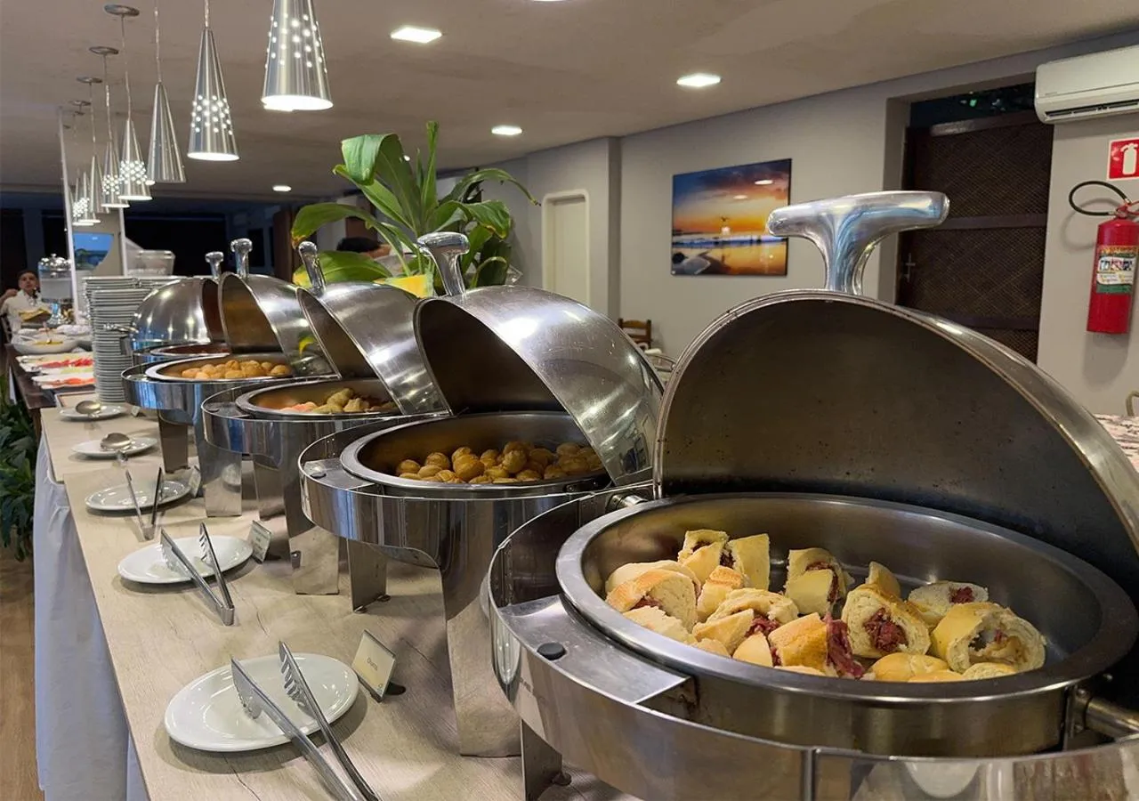 Restaurant/places to eat in Wembley Inn Hotel