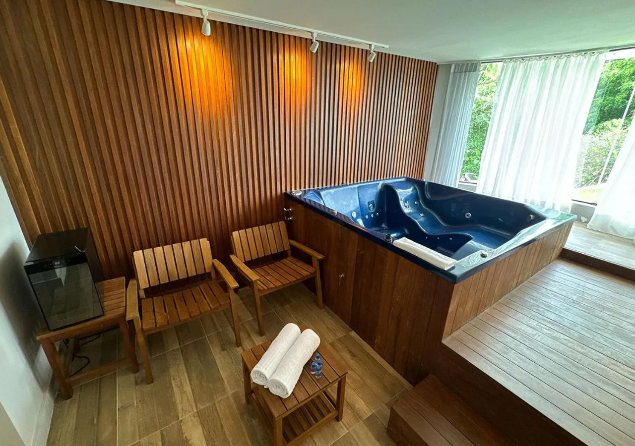 Hot Tub in Wembley Inn Hotel