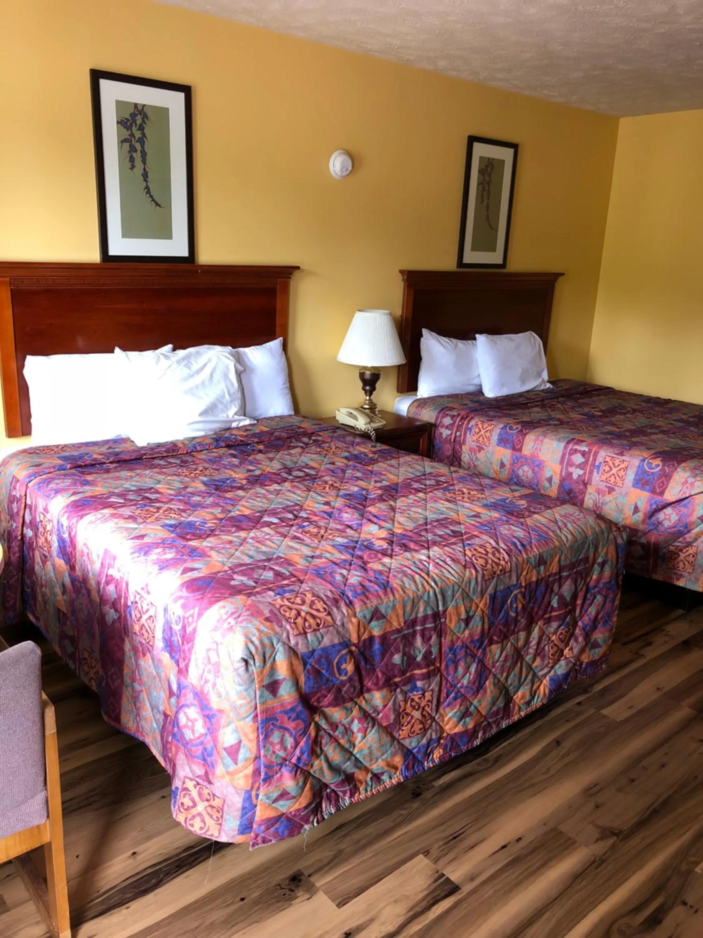 Bed in Americas Best Value Inn - Jonesville