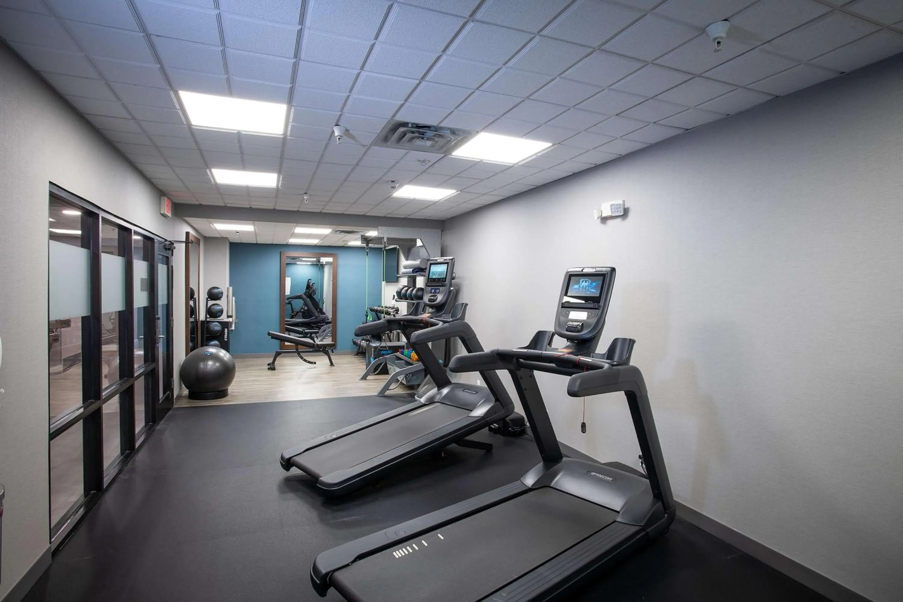 Fitness centre/facilities in Hampton Inn Seaford
