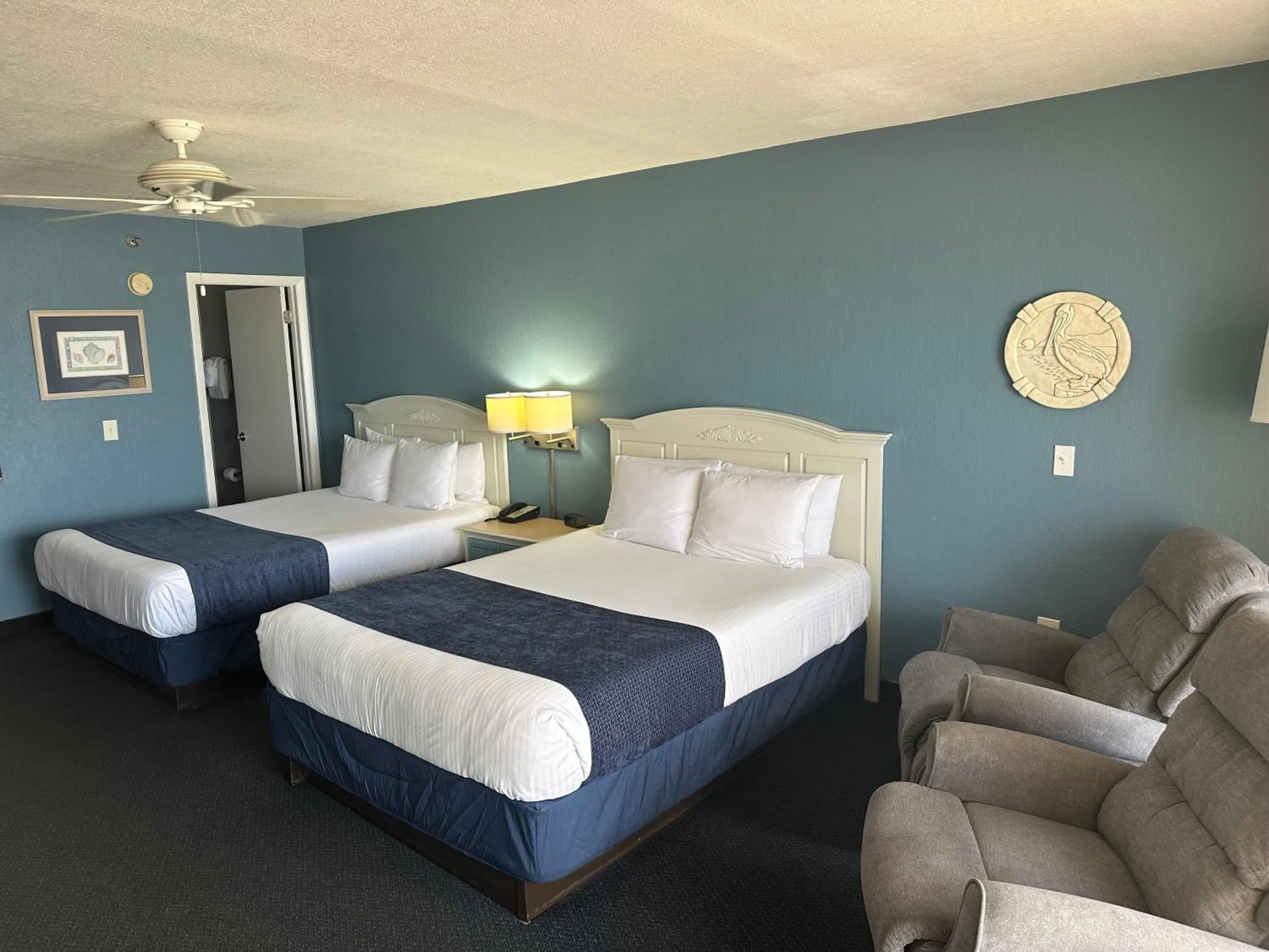 Photo of the whole room, Bed in Shoreline Island Resort - Exclusively Adult