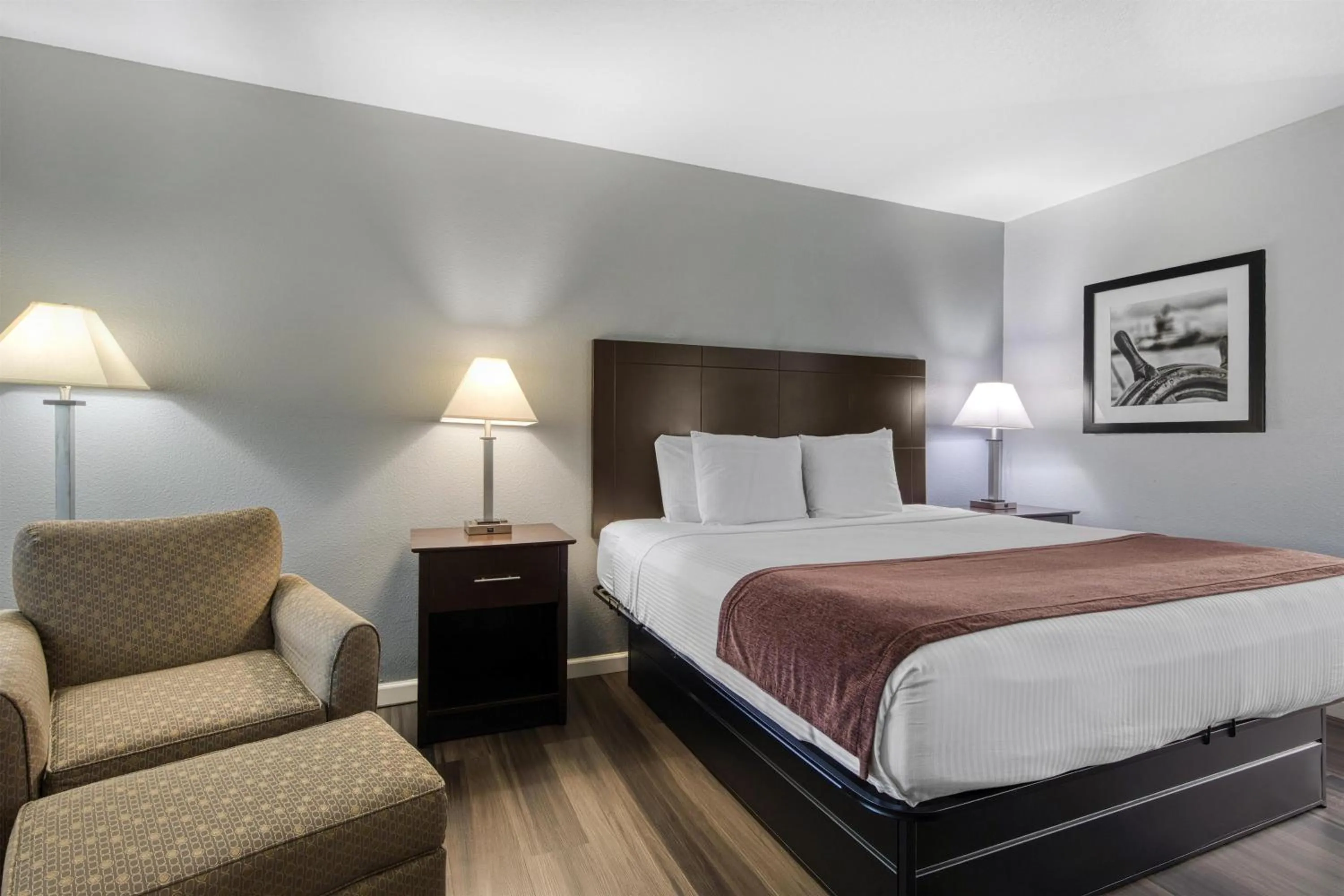 Bedroom, Bed in Best Western Lake Conroe Inn