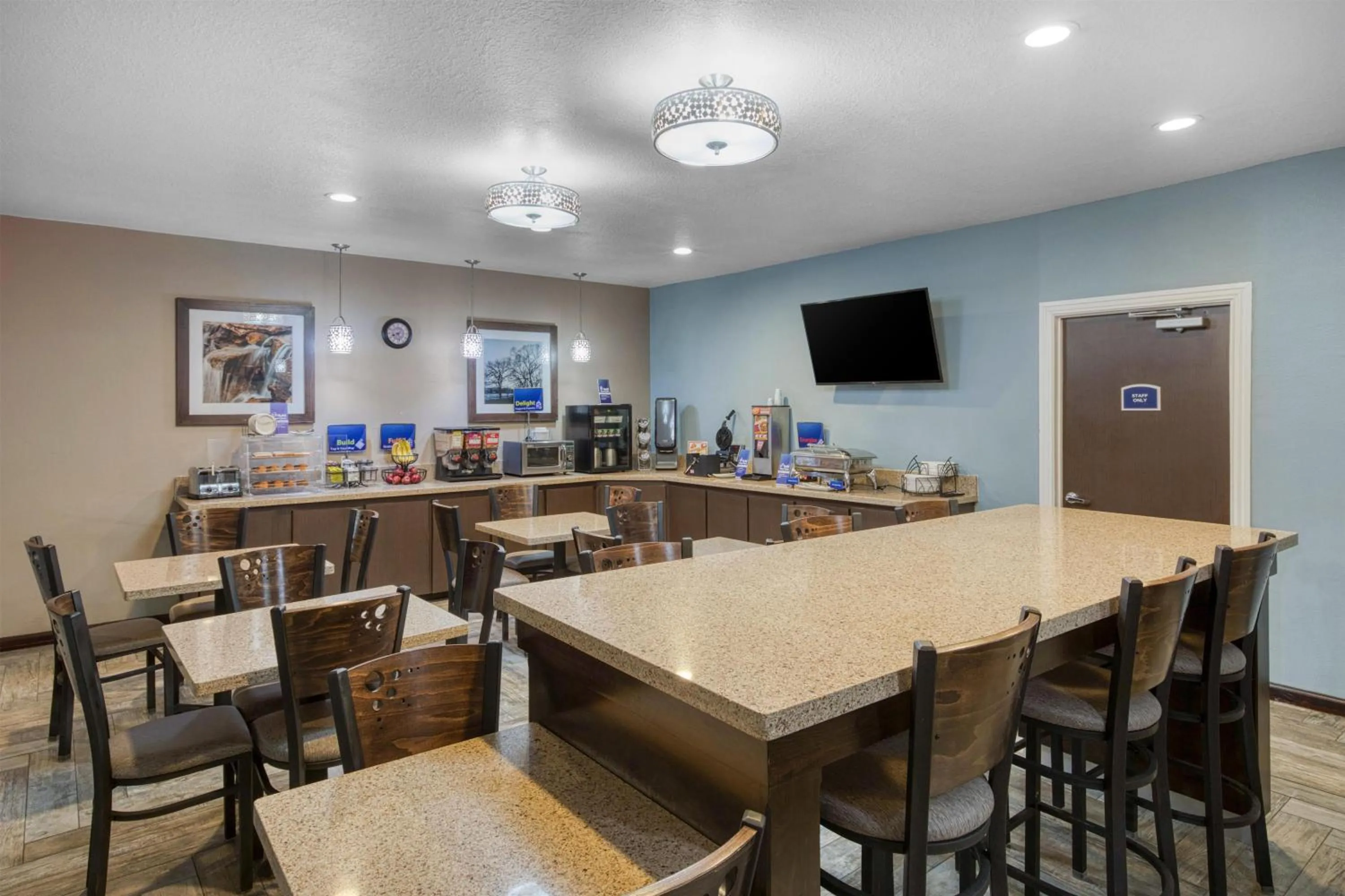 Breakfast in Best Western Lake Conroe Inn