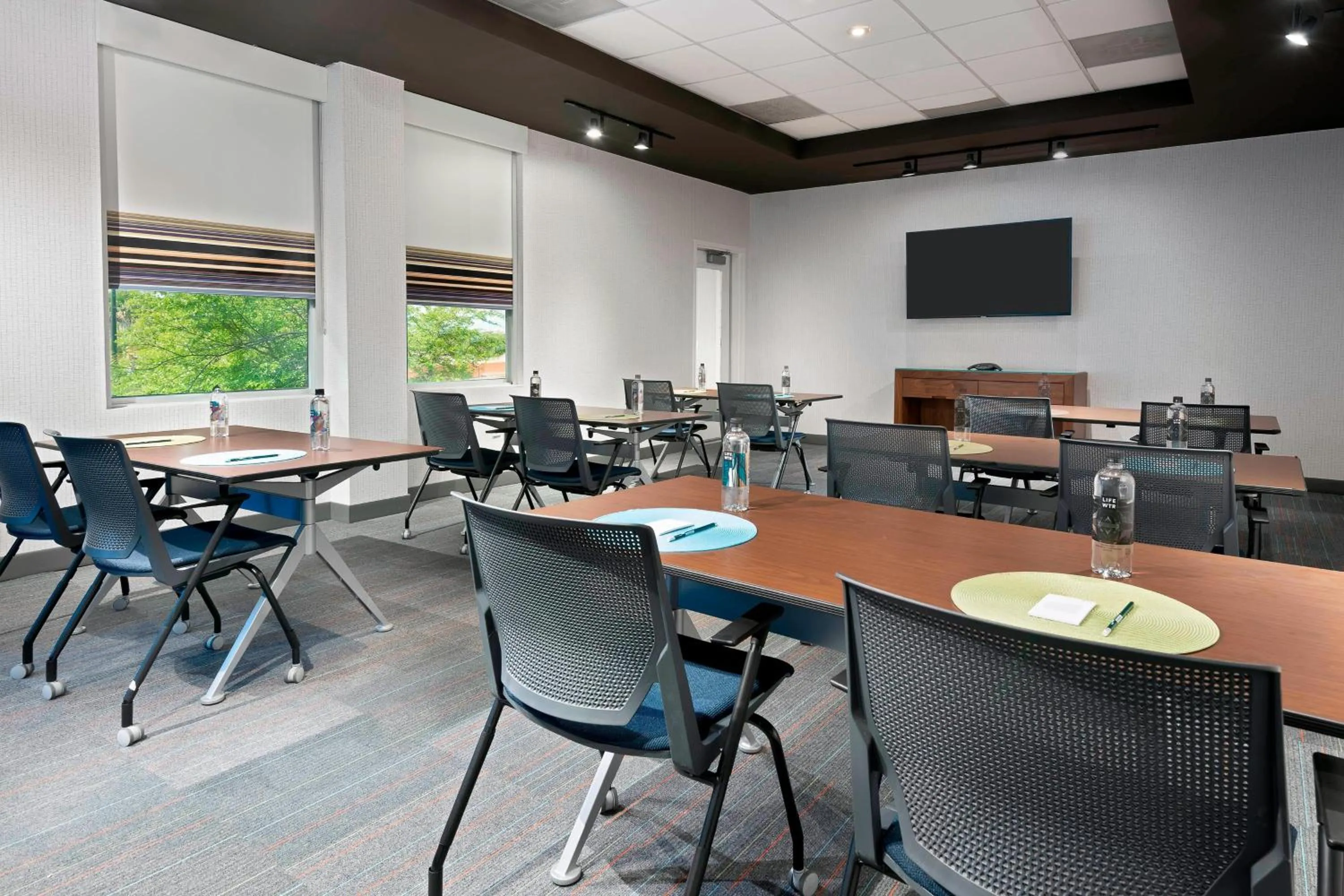 Meeting/conference room in Aloft Jacksonville Airport