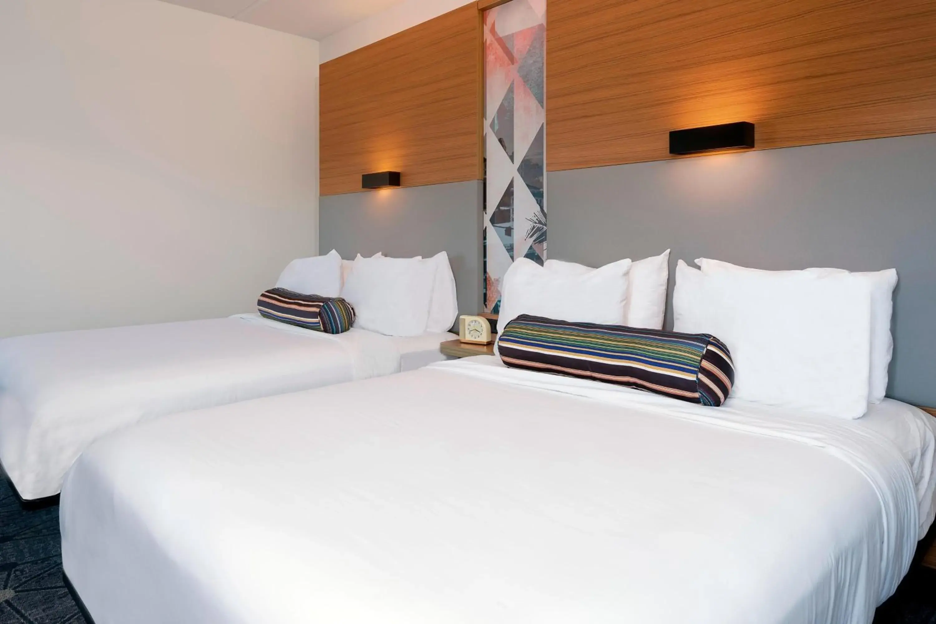 Queen Room with Two Queen Beds and Adapted Tub - Mobility and Hearing Accessible in Aloft Jacksonville Airport Queen Room with Two Queen Beds and Adapted Tub - Mobility and Hearing Accessible in Aloft Jacksonville Airport