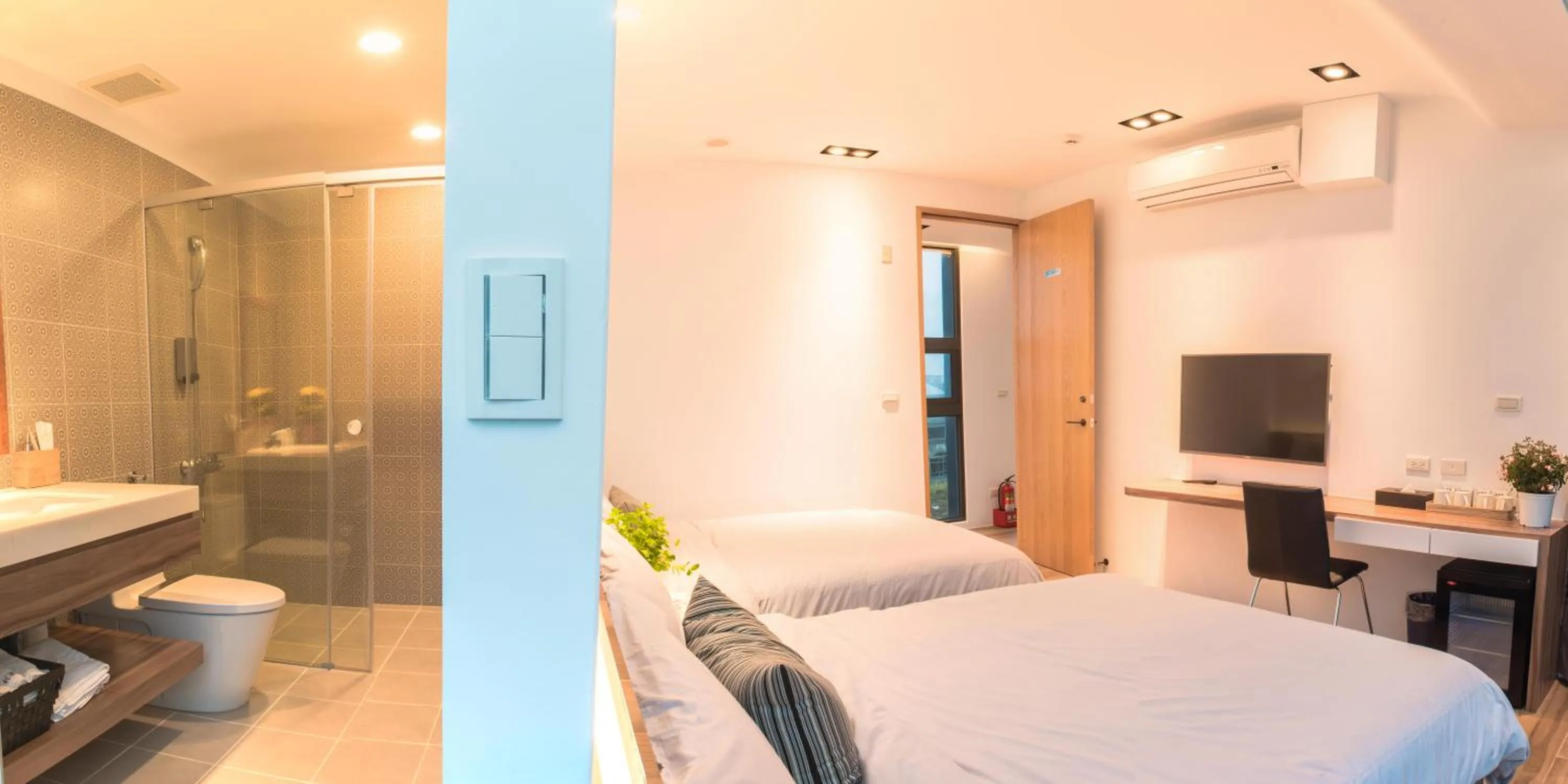 Bathroom, Bed in Galilee B&B 加利利海民宿