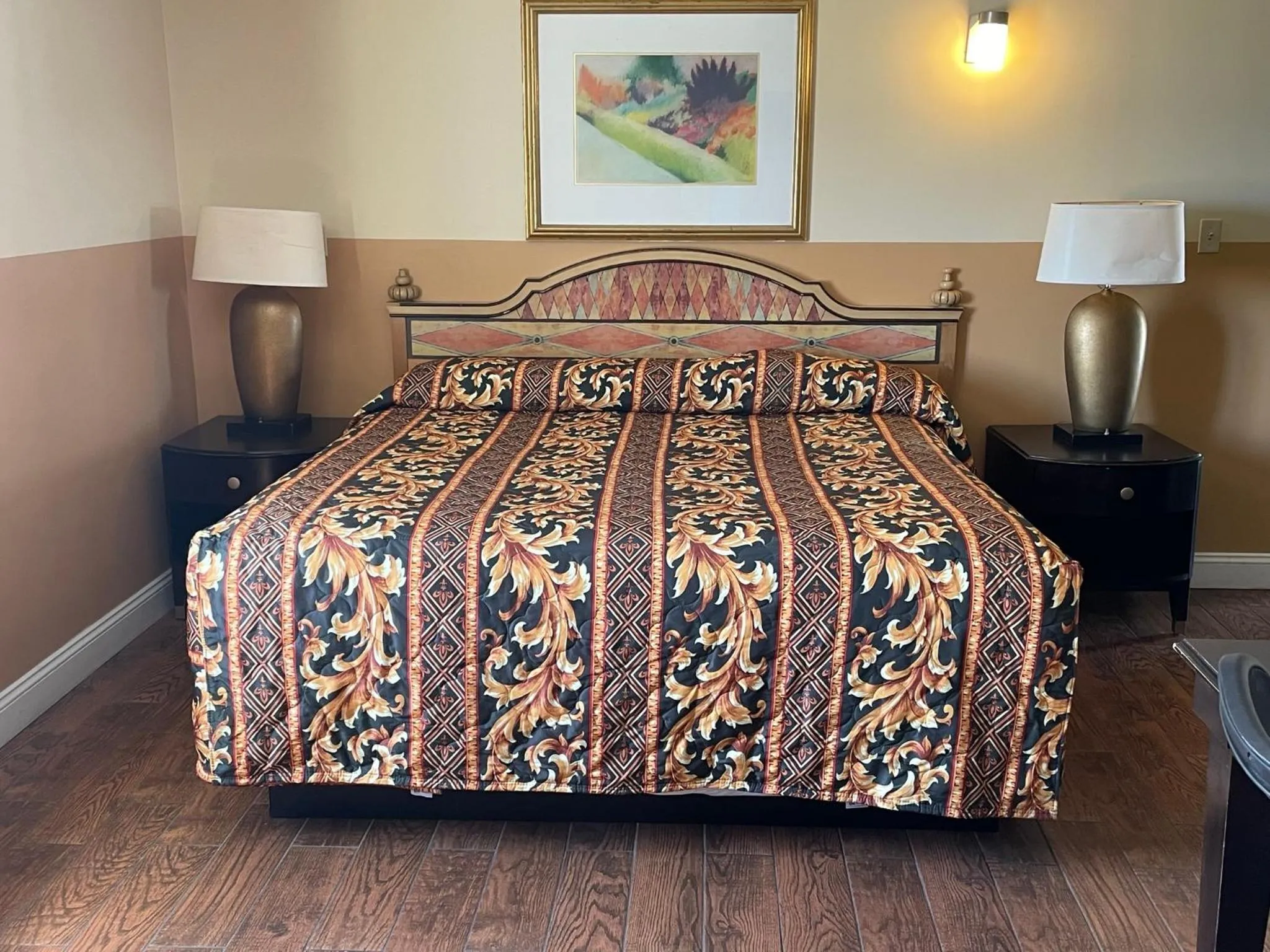 Bed in Sea Palace Inn