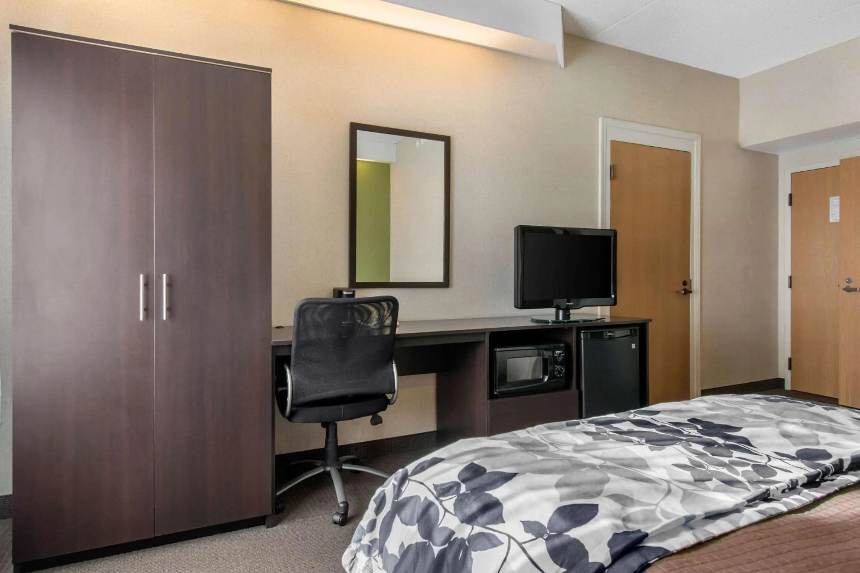 Bedroom, Bed in Sleep Inn Carlisle South