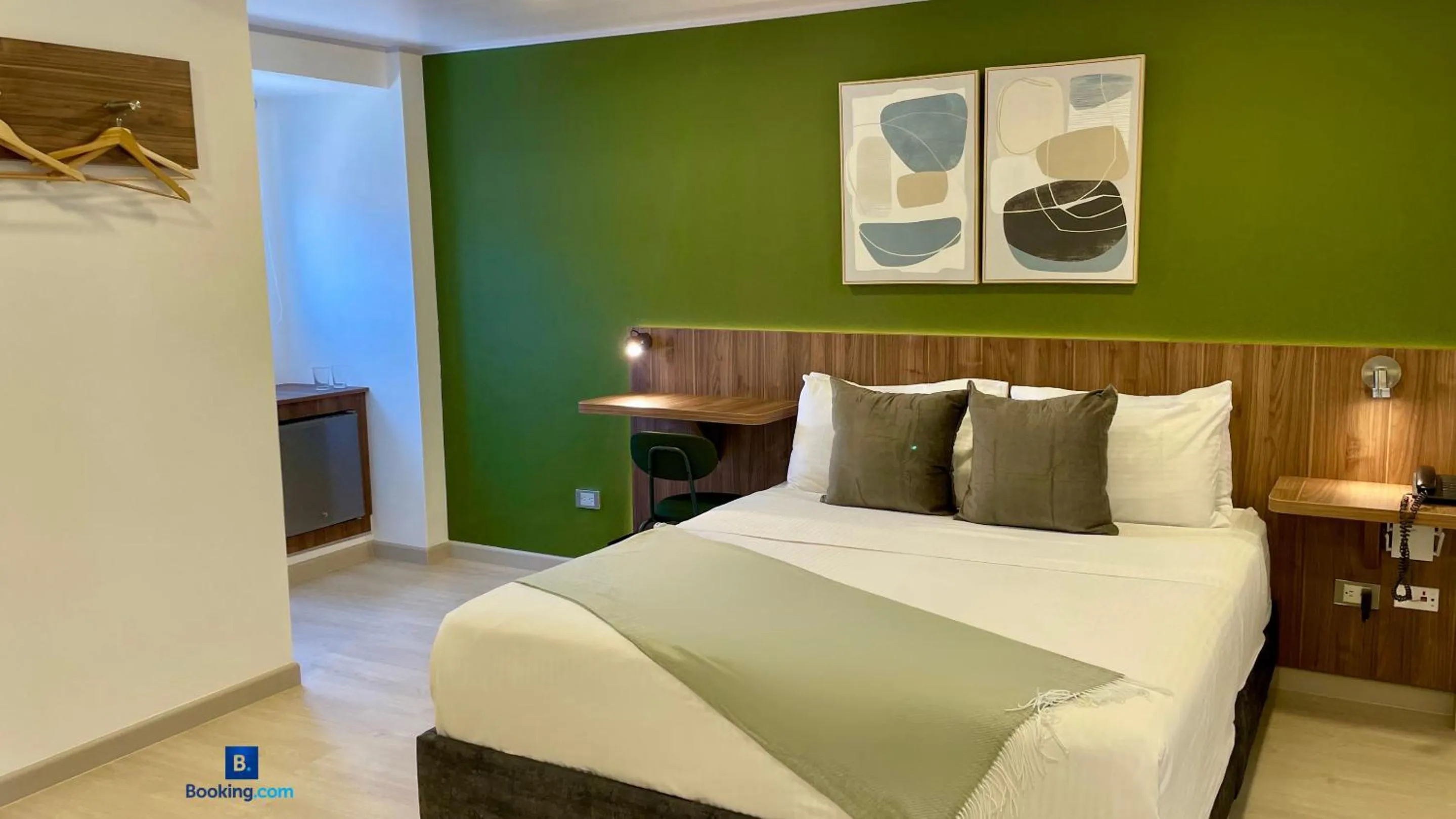 Bed in 122 Plaza Apartahotel