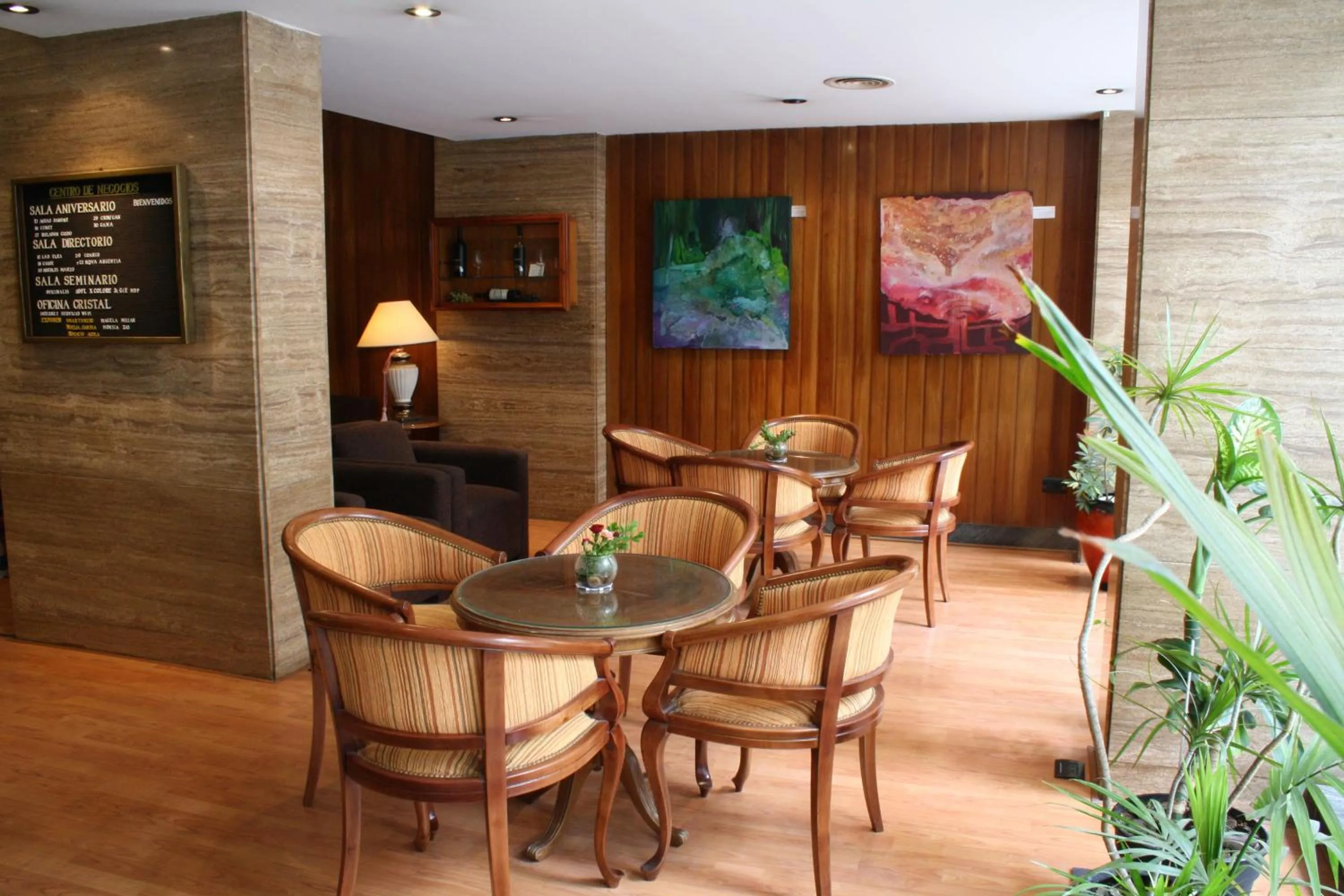 Lounge or bar in Gran Hotel Continental