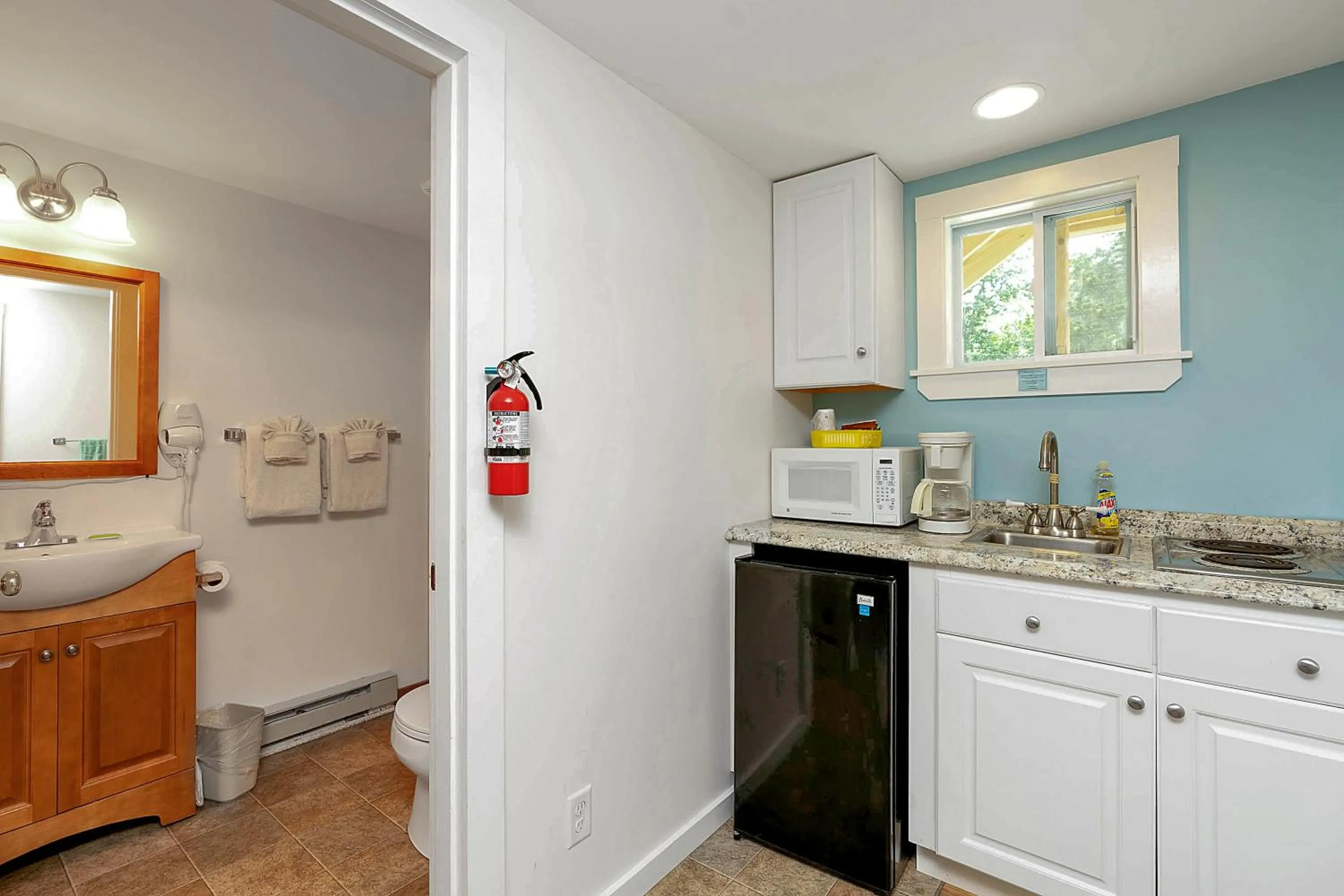 Kitchen or kitchenette in Ne'r Beach Motel