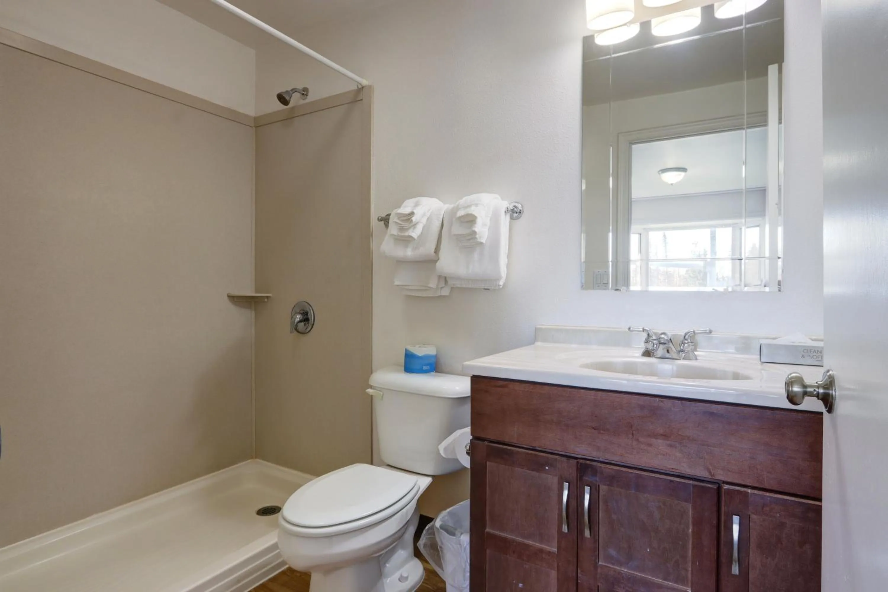 Standard Queen Room in Puffin Inn