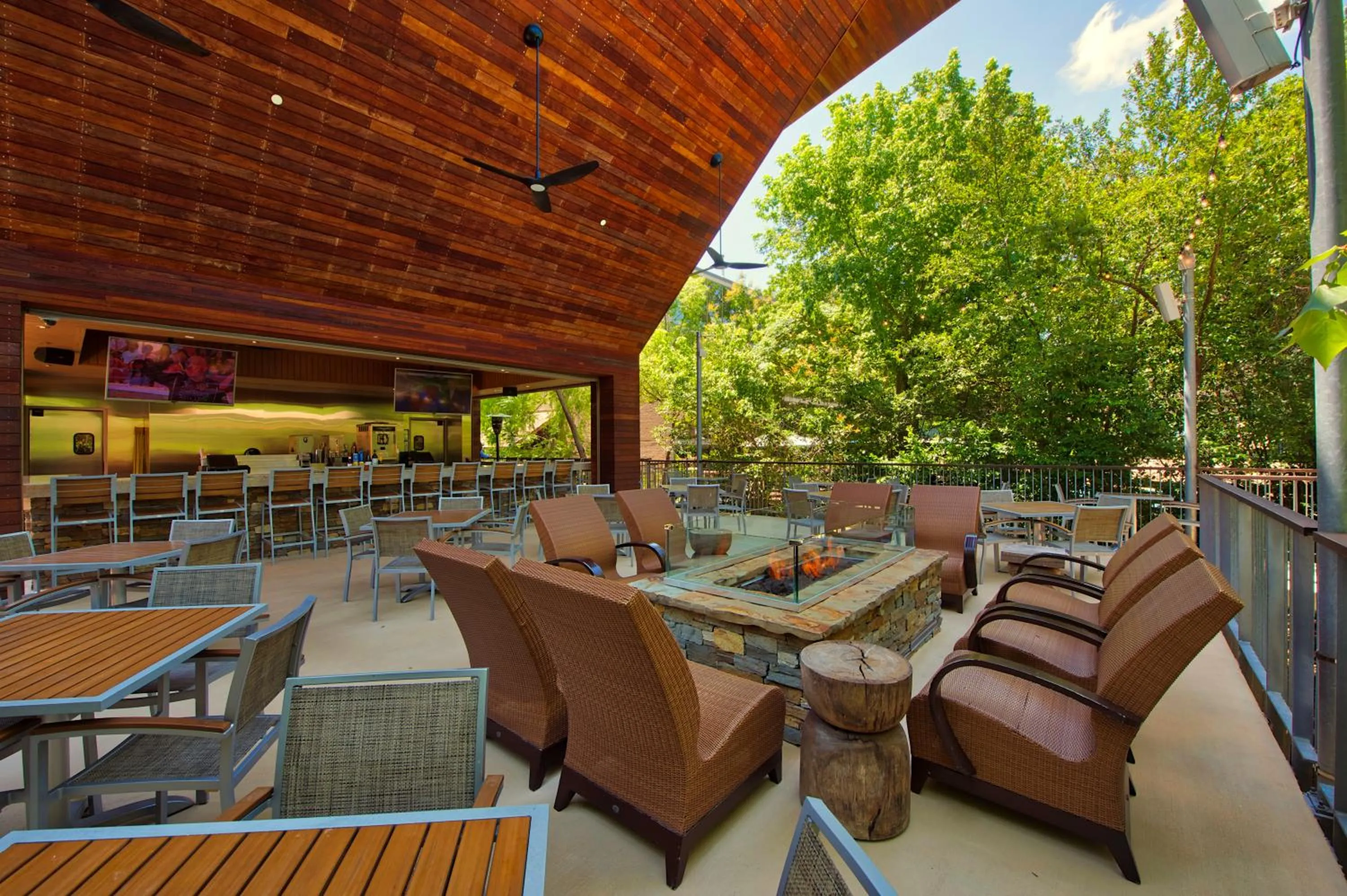 Patio in The Houstonian Hotel, Club & Spa