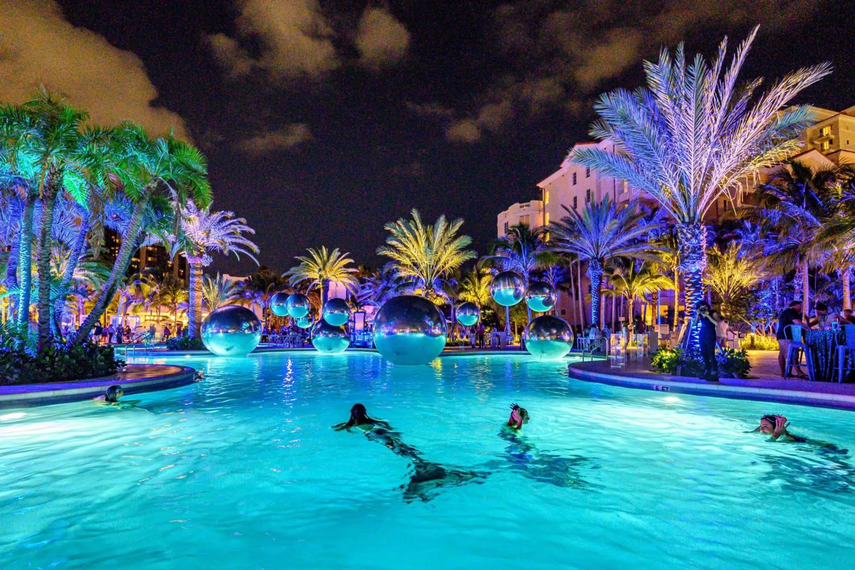 Swimming pool in JW Marriott Miami Turnberry Resort & Spa