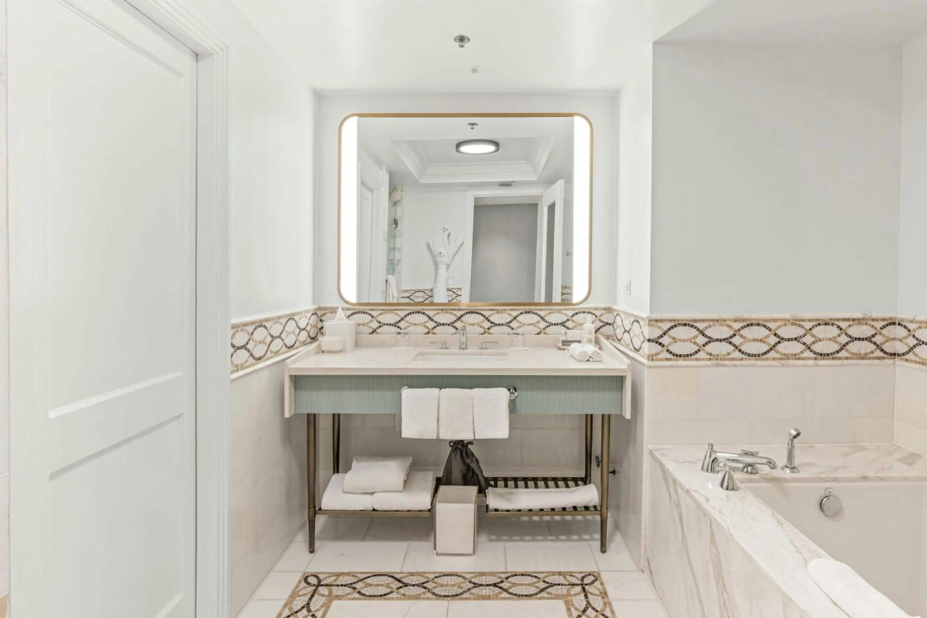 Bathroom in JW Marriott Miami Turnberry Resort & Spa