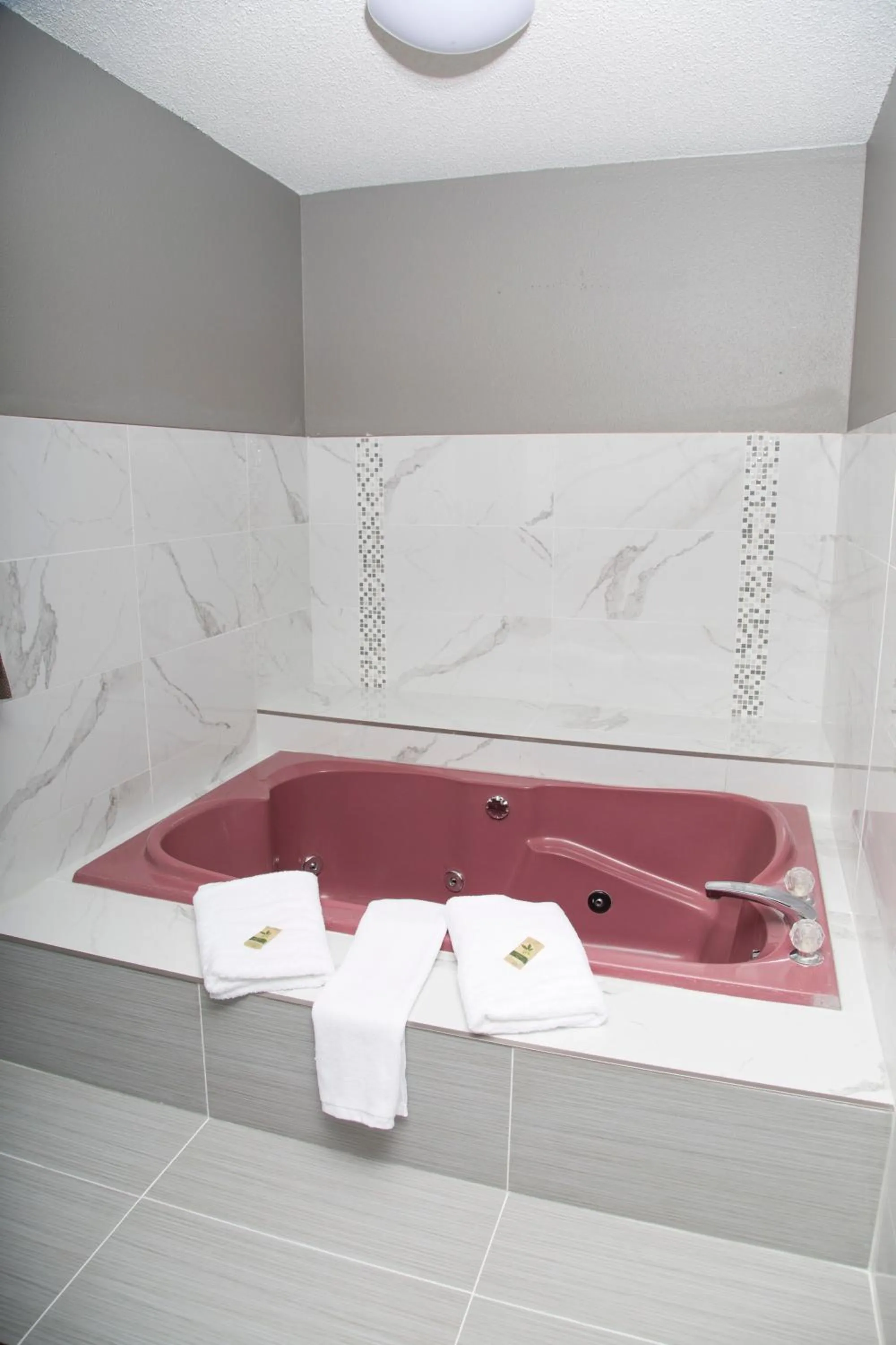 Hot Tub in Valemount Vacation Inn