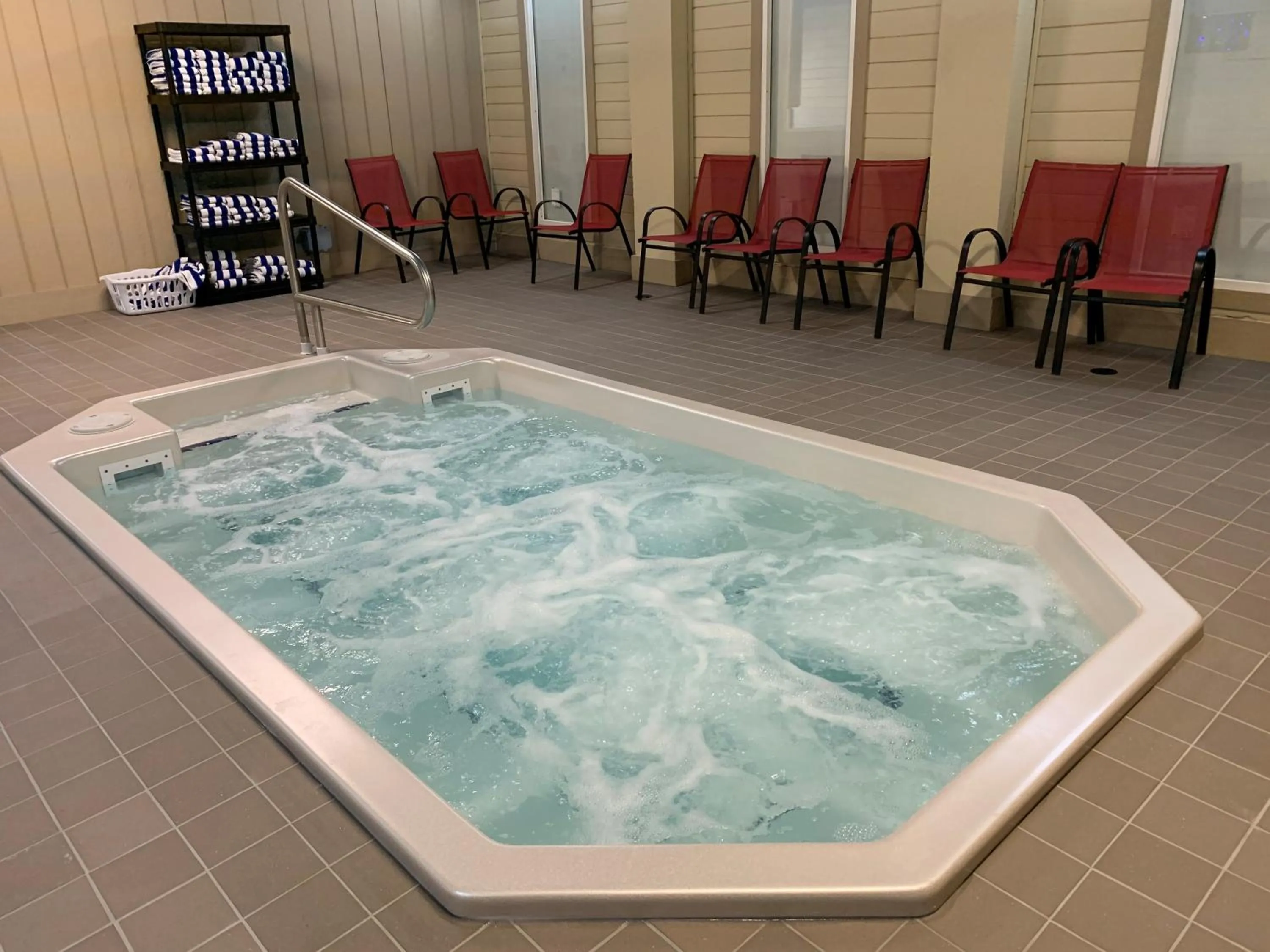 Hot Tub in Valemount Vacation Inn