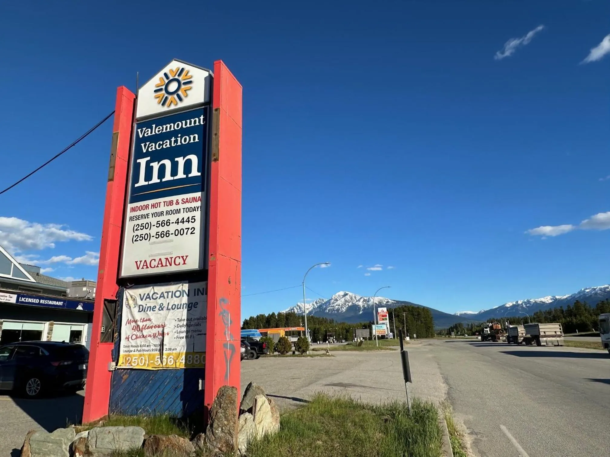 Logo/Certificate/Sign in Valemount Vacation Inn