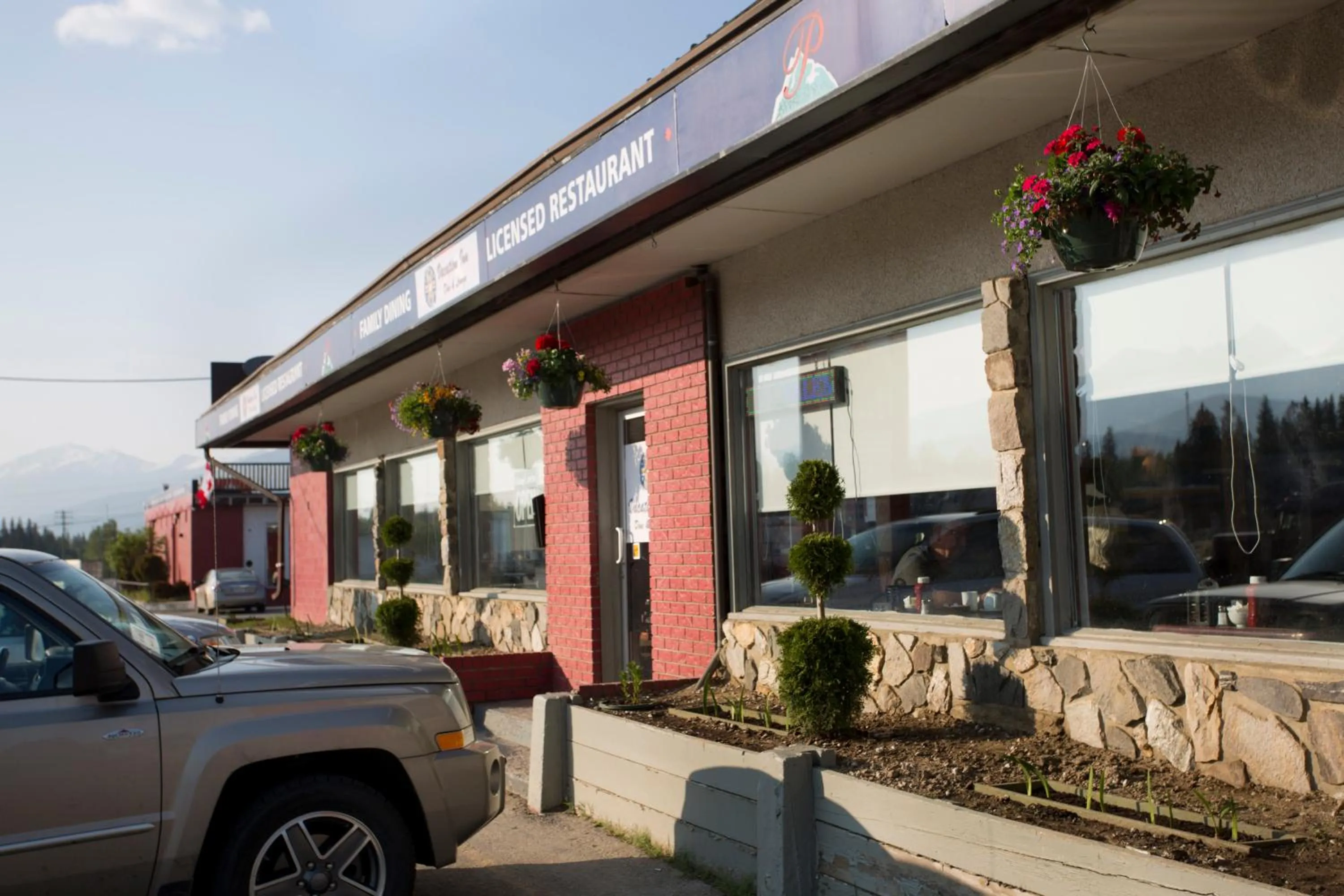 Property building in Valemount Vacation Inn