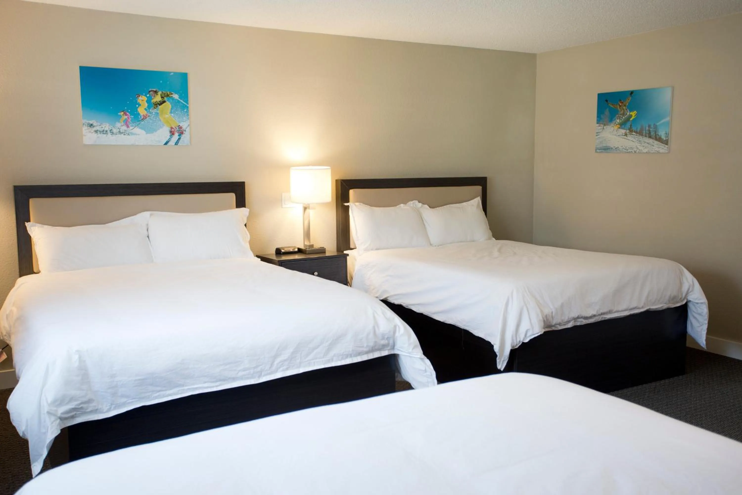 Bedroom, Bed in Valemount Vacation Inn