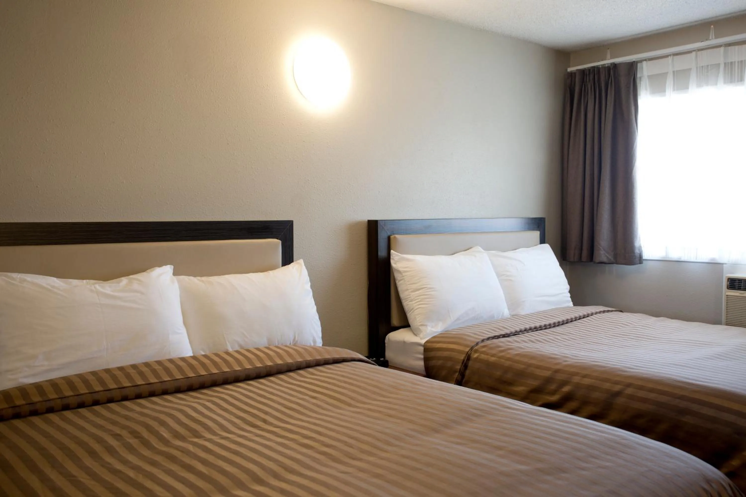 Bedroom, Bed in Valemount Vacation Inn