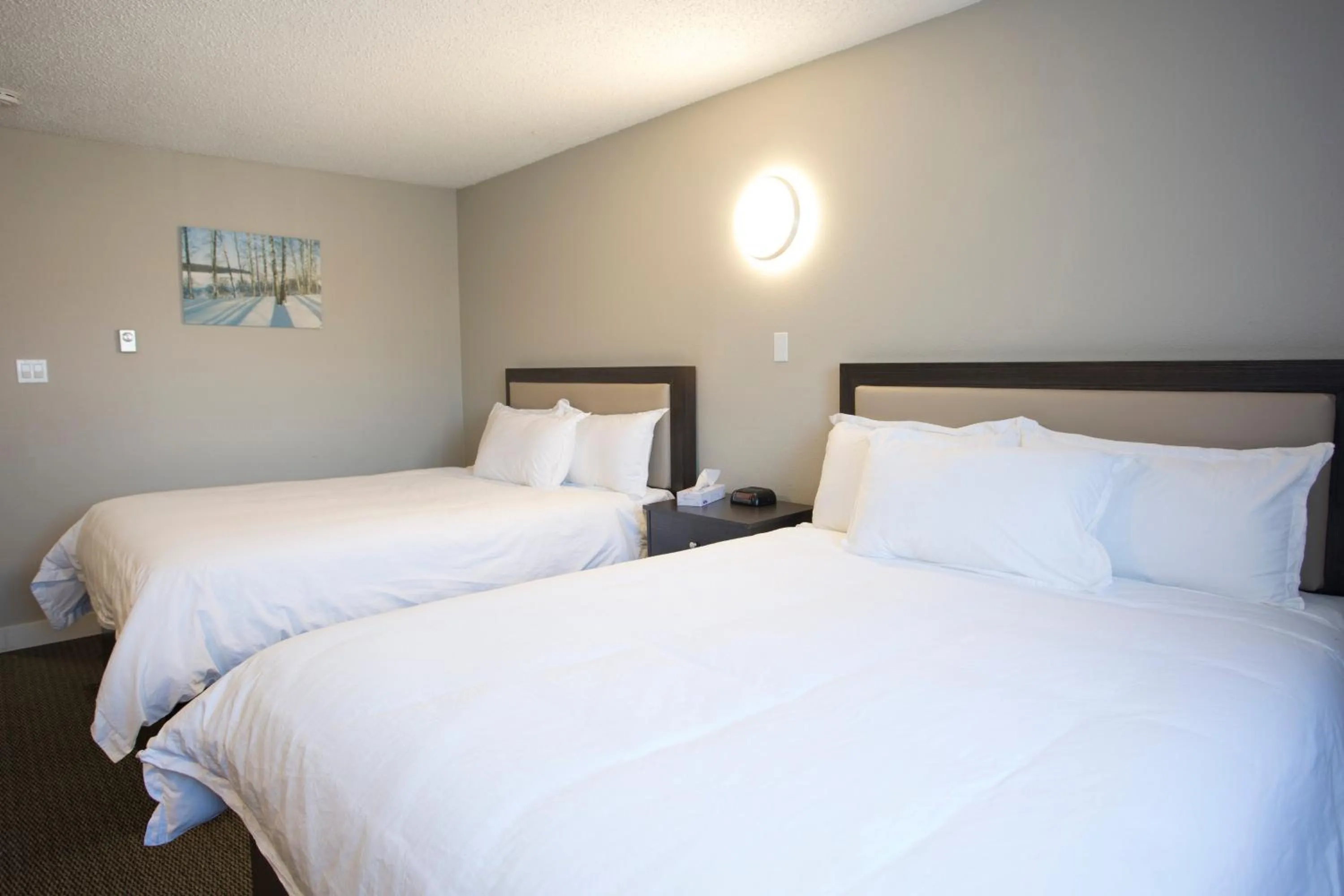 Bedroom, Bed in Valemount Vacation Inn