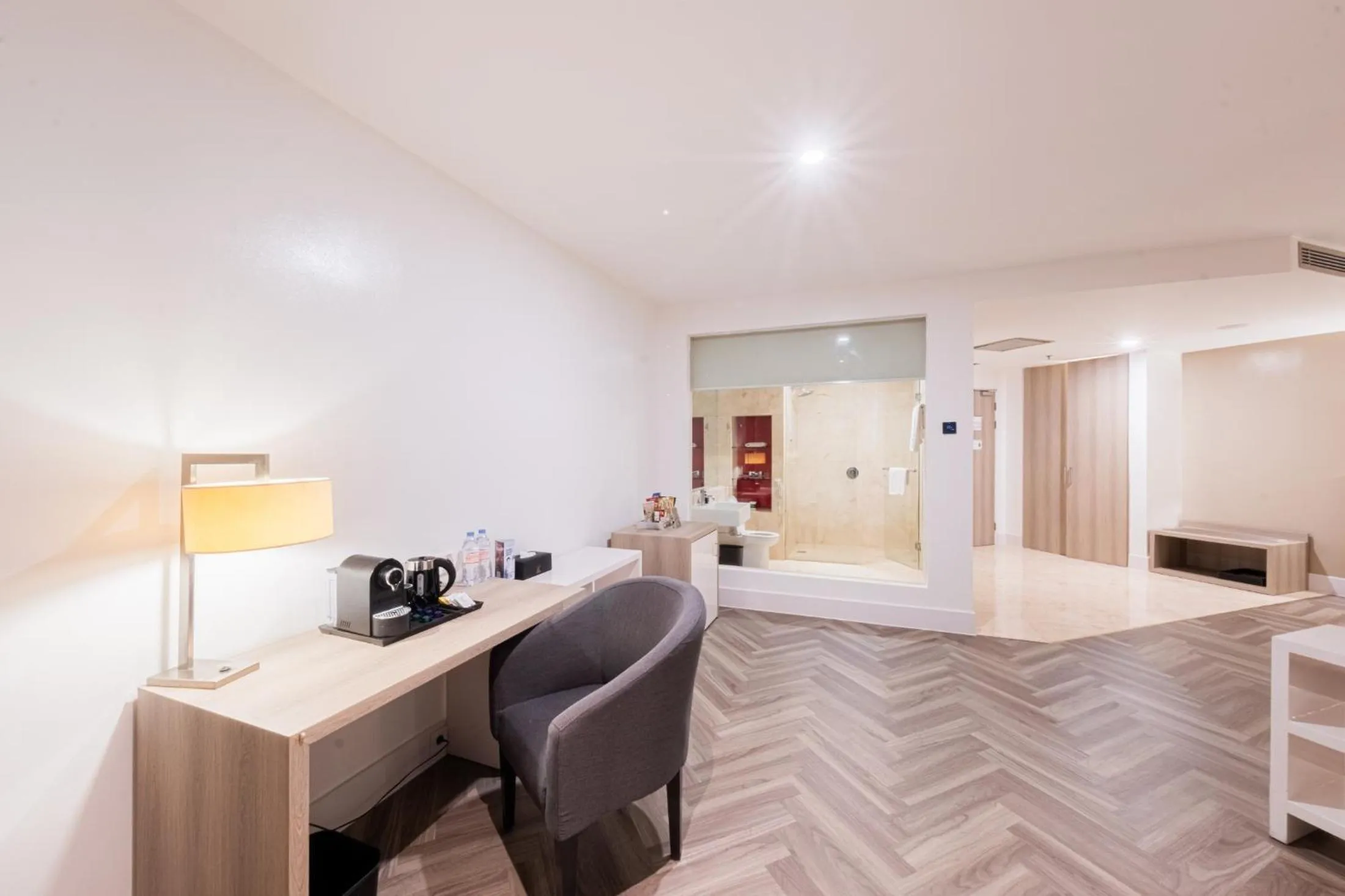 Living room, Bed in Grand Jatra Hotel Balikpapan