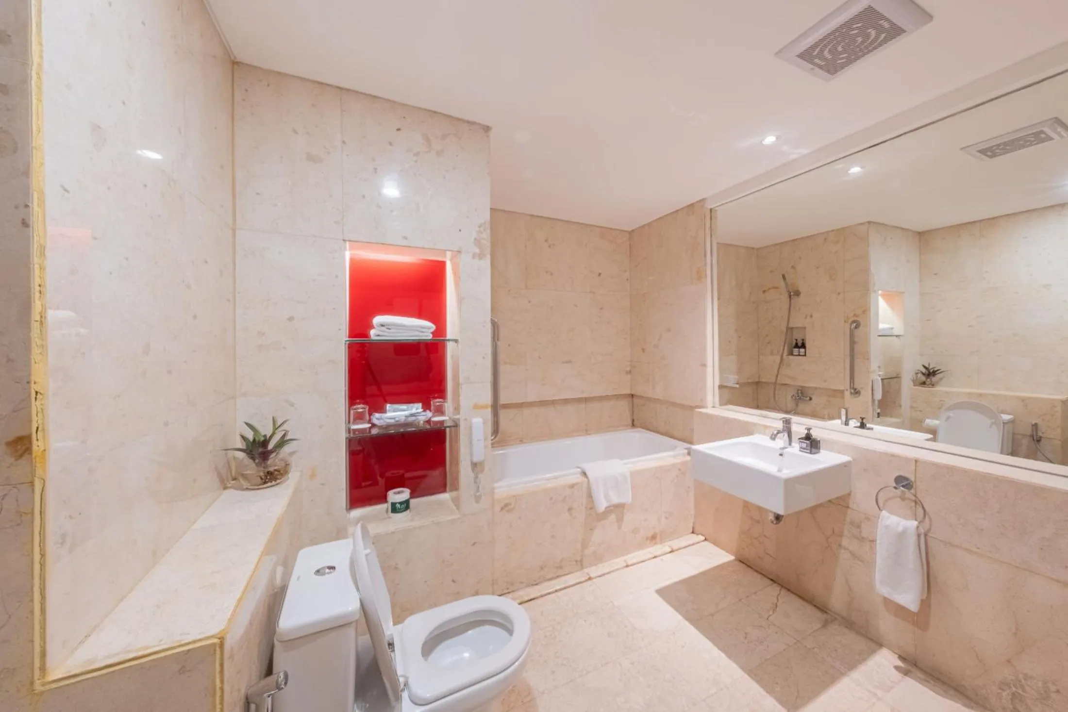 Shower in Grand Jatra Hotel Balikpapan