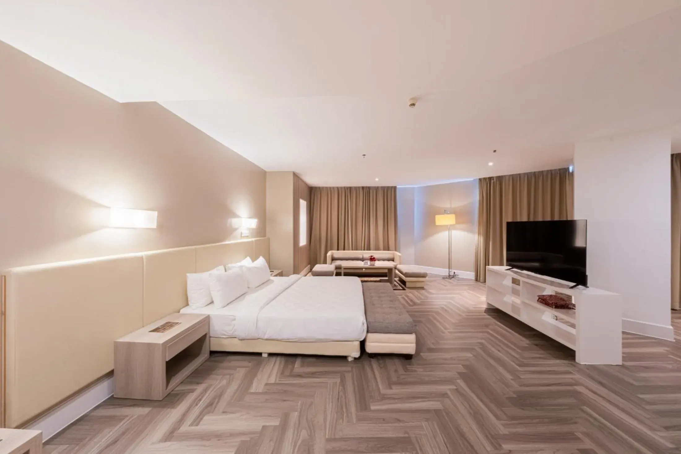 Business Suite in Grand Jatra Hotel Balikpapan Business Suite in Grand Jatra Hotel Balikpapan