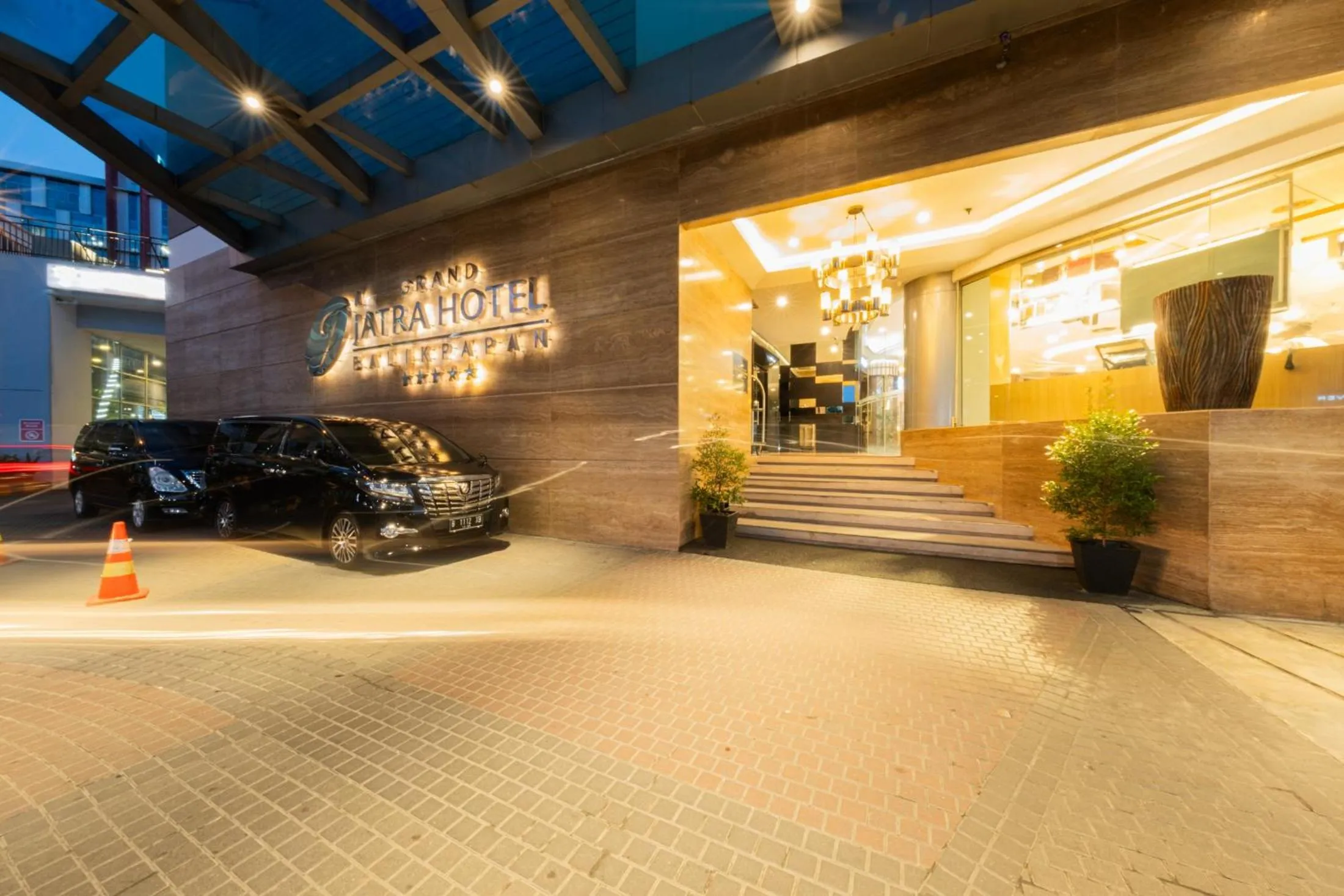 Facade/entrance in Grand Jatra Hotel Balikpapan