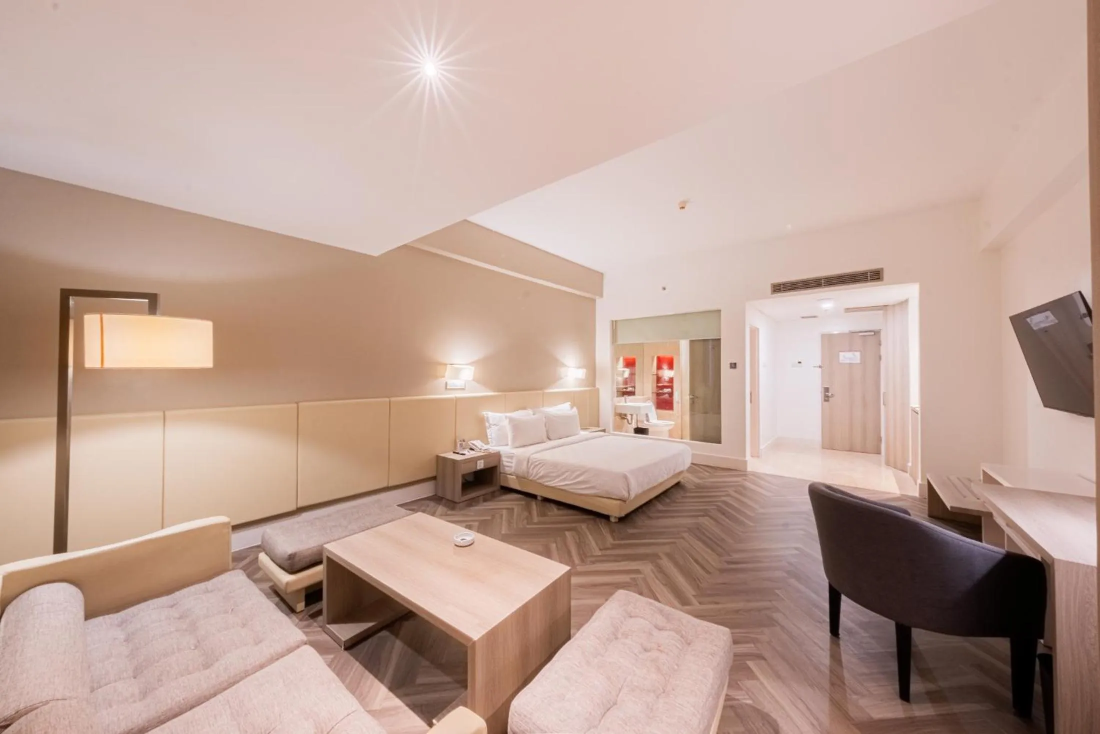 Photo of the whole room, Bed in Grand Jatra Hotel Balikpapan