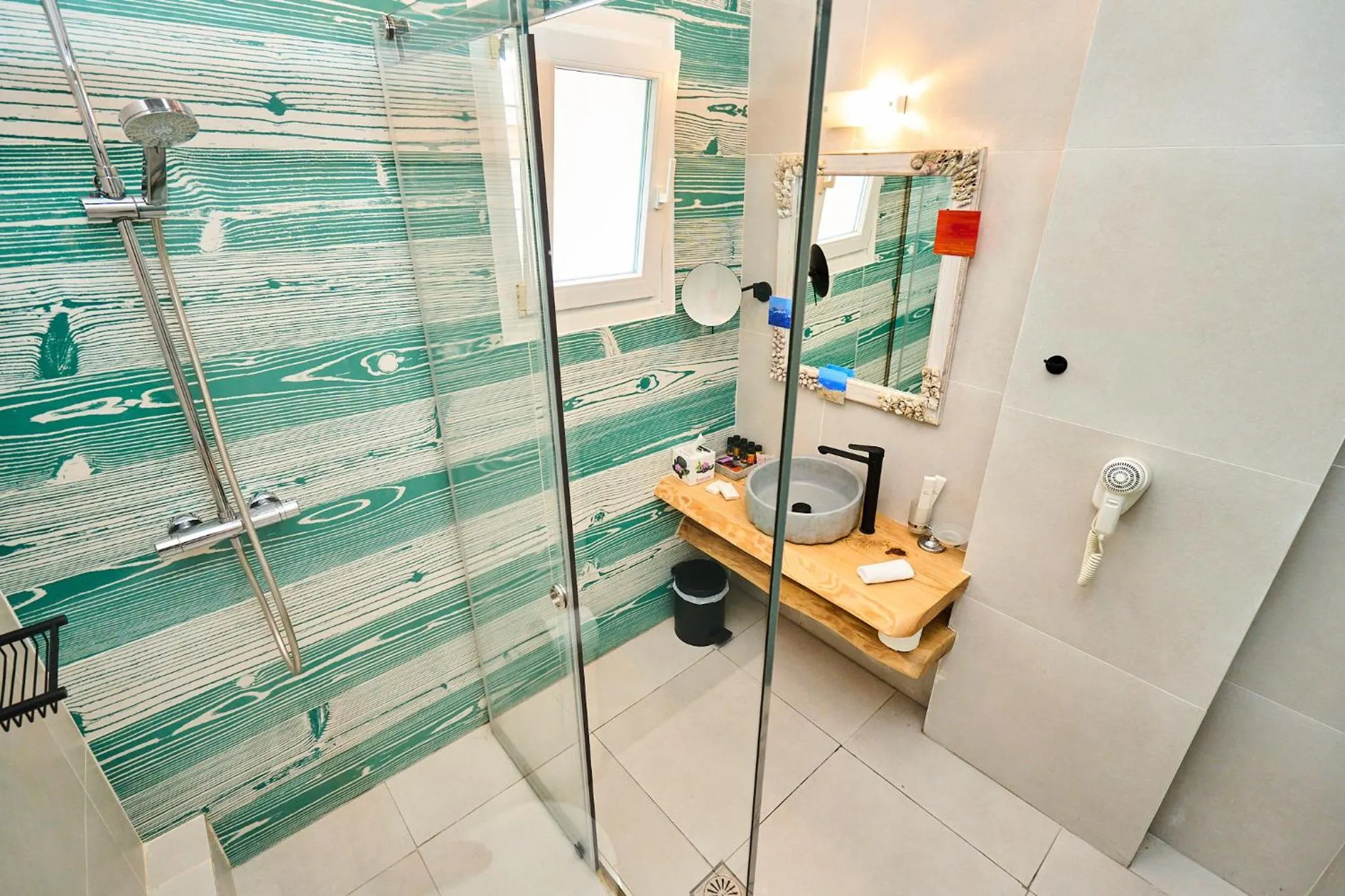 Shower in Bellissimo Resort