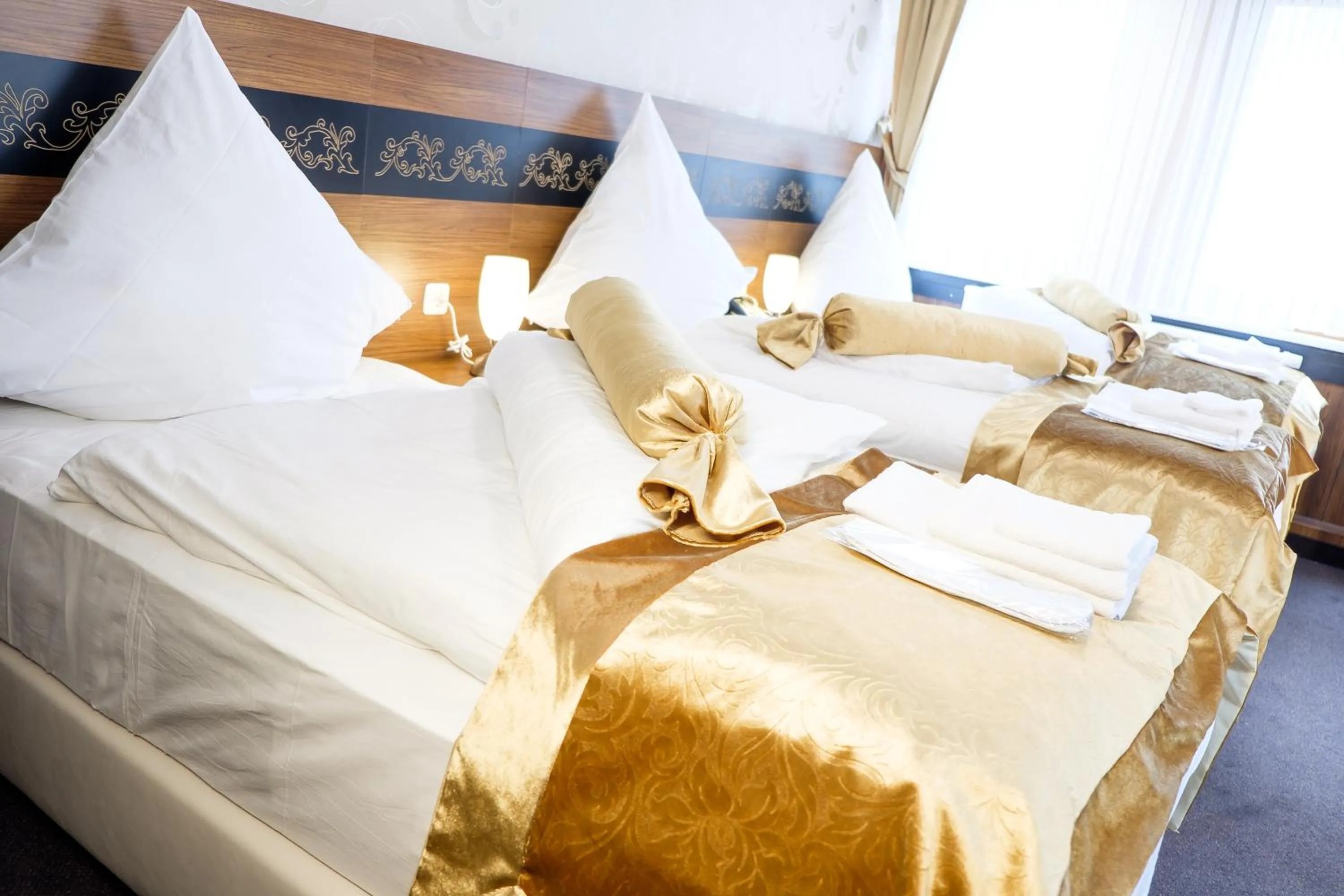 Photo of the whole room, Bed in Hotel im Anker