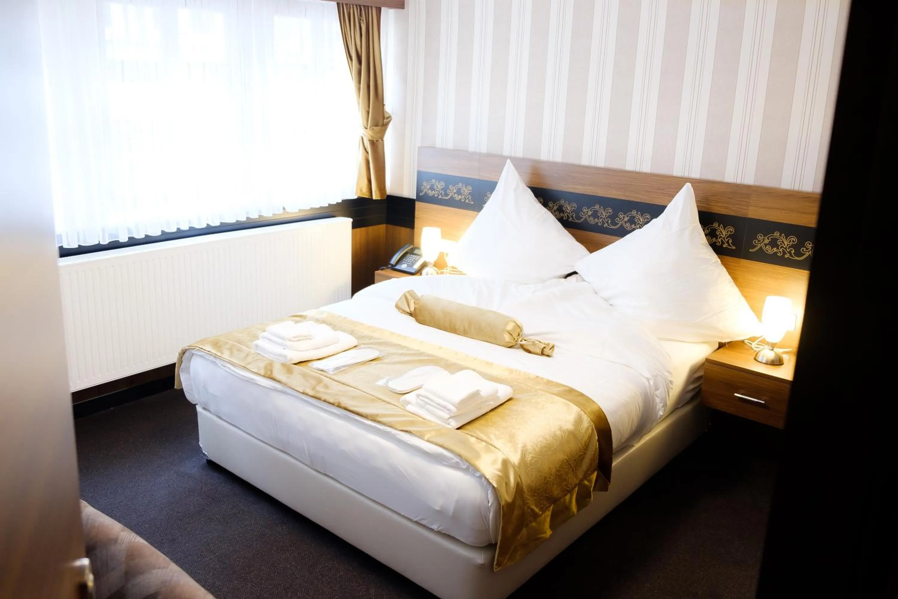 Photo of the whole room, Bed in Hotel im Anker