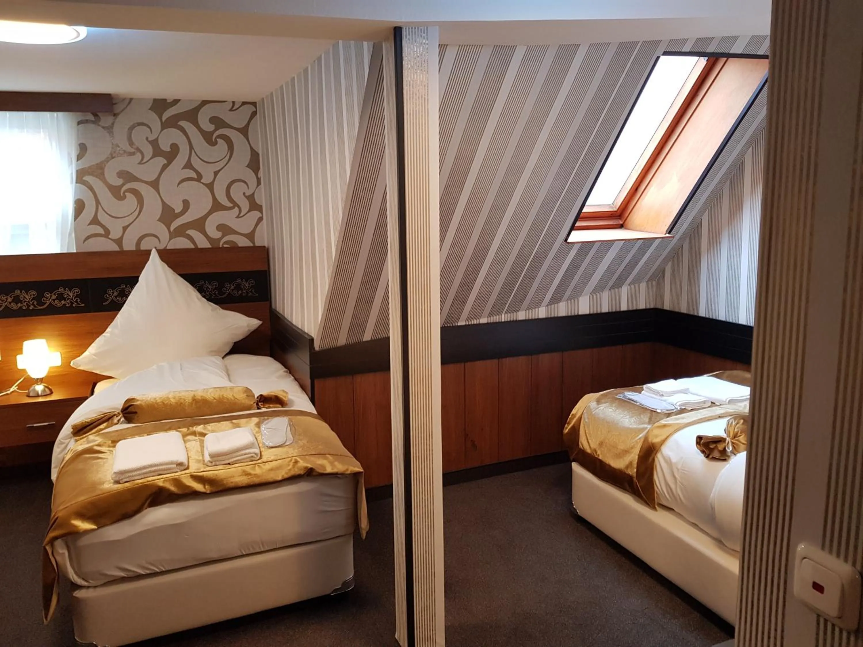 Photo of the whole room, Bed in Hotel im Anker