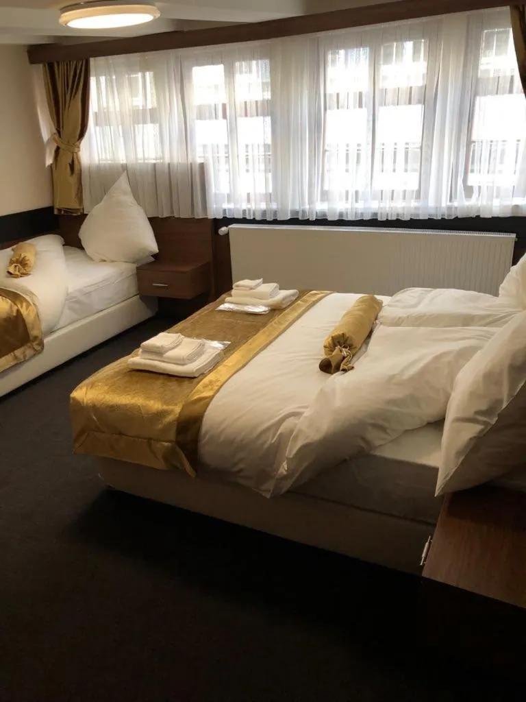 Photo of the whole room, Bed in Hotel im Anker