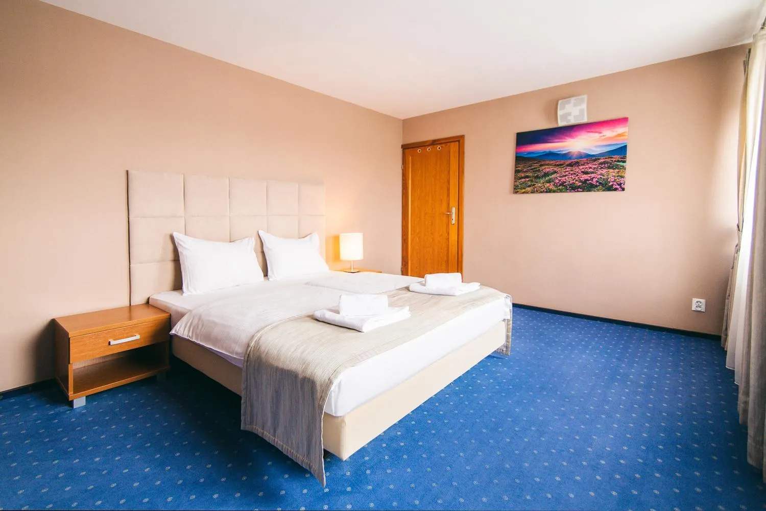 Photo of the whole room, Bed in Hotel Forum