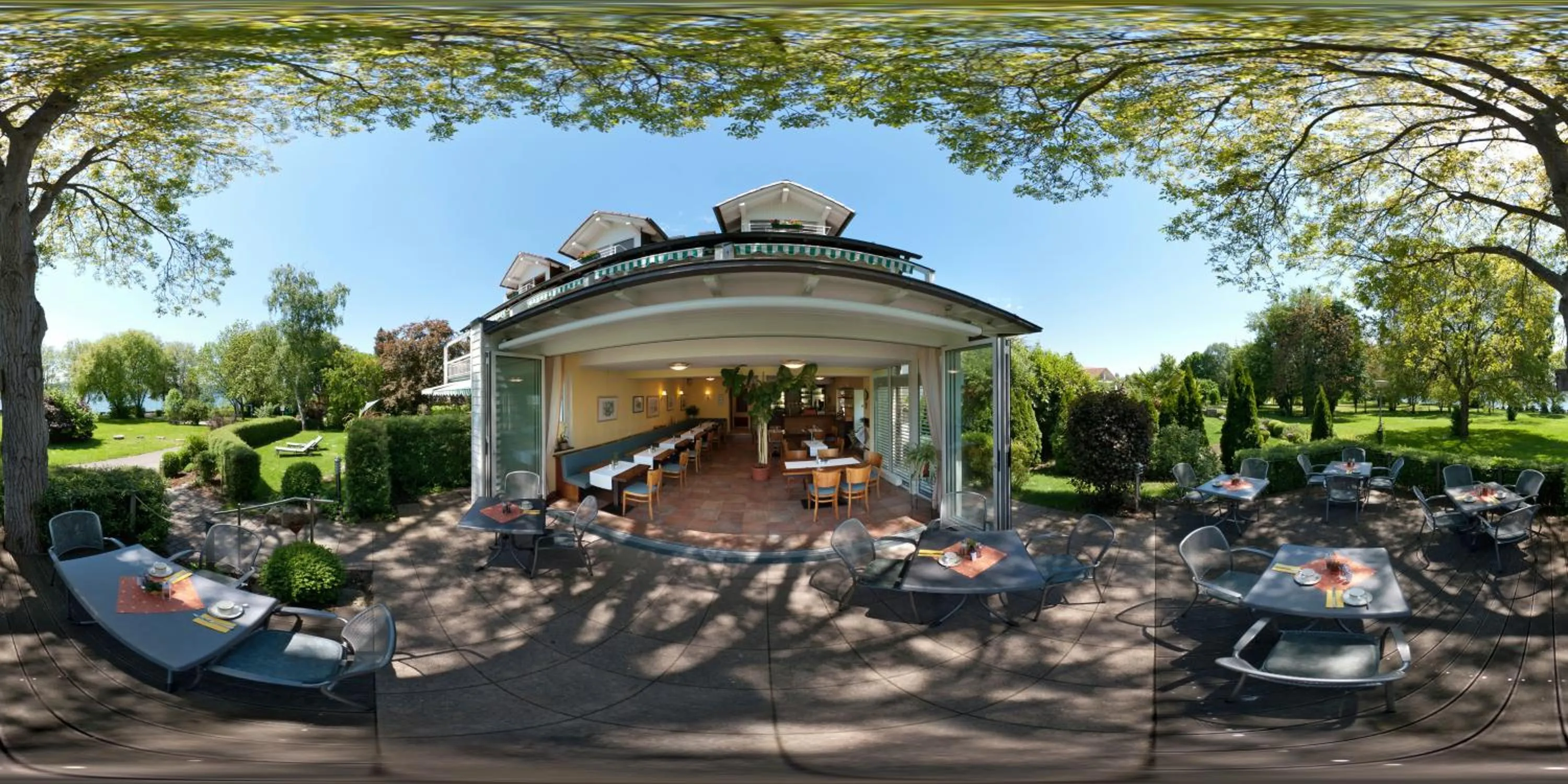 Breakfast in Iris am See garni