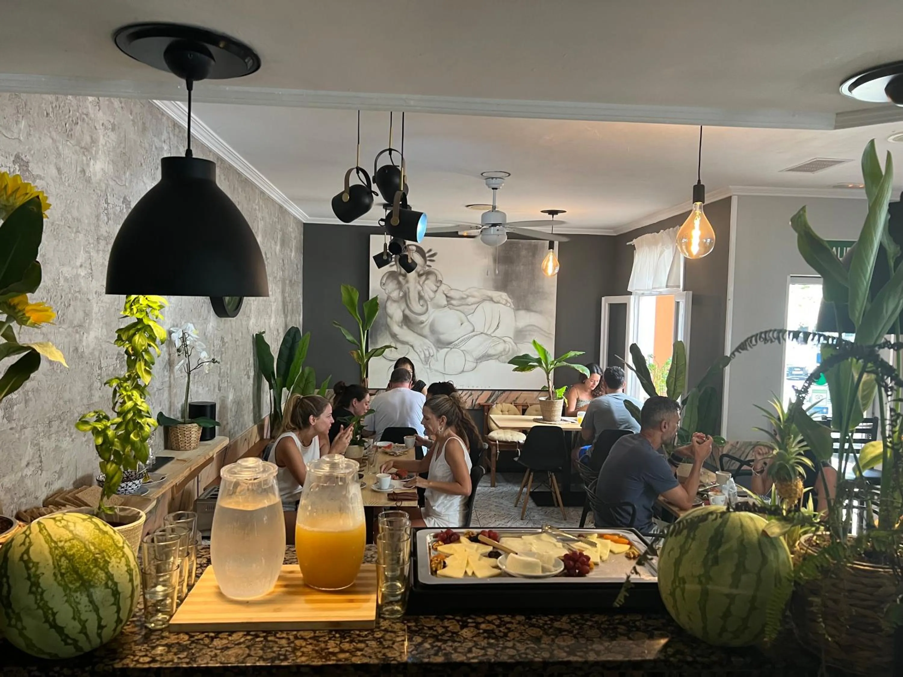 Restaurant/places to eat in Balear Hotel