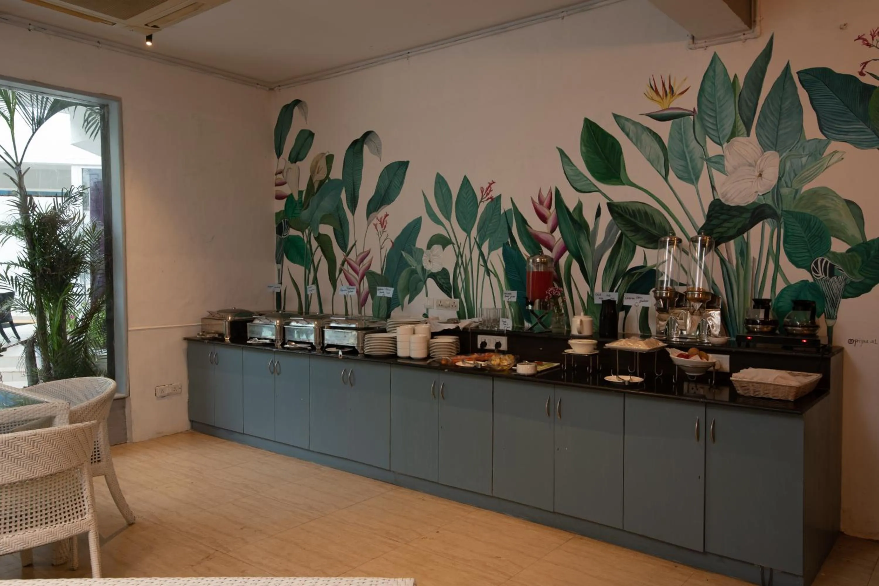 Restaurant/places to eat, Kitchen/Kitchenette in Living Room by Seasons, Goa