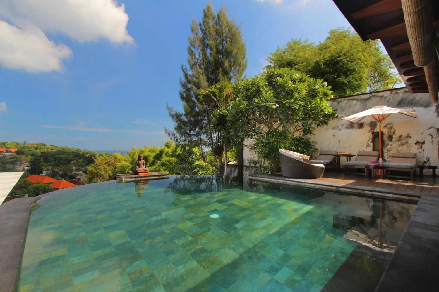 Swimming pool in Temple Hill Residence Villa